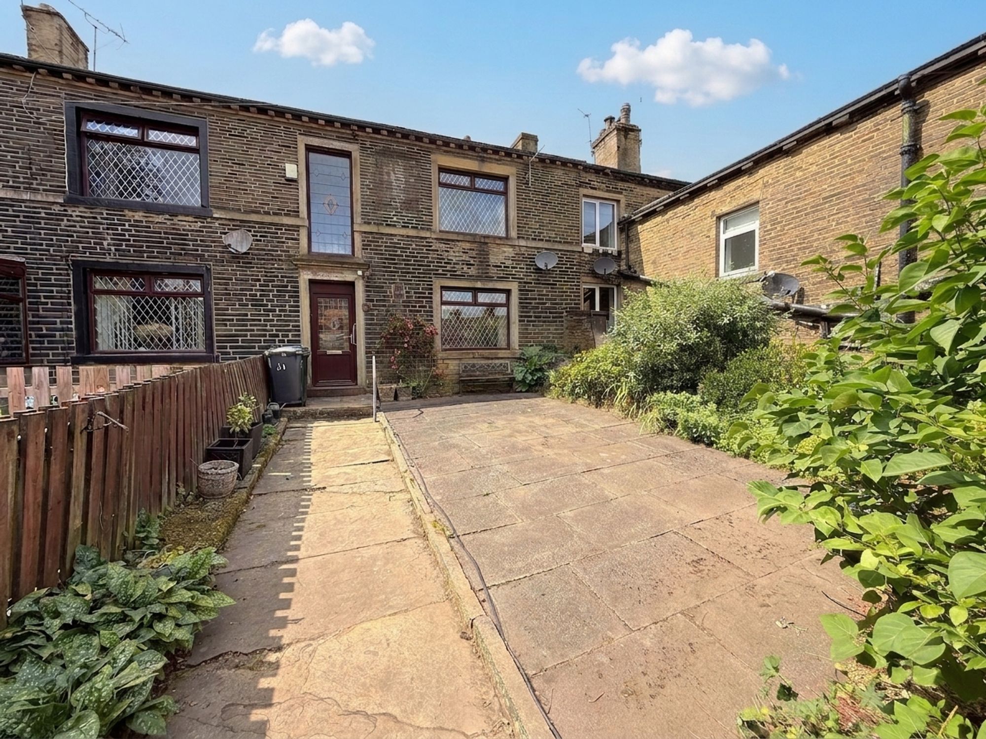 3 bed mid-terraced house for sale in Chapel Street, Bradford  - Property Image 5