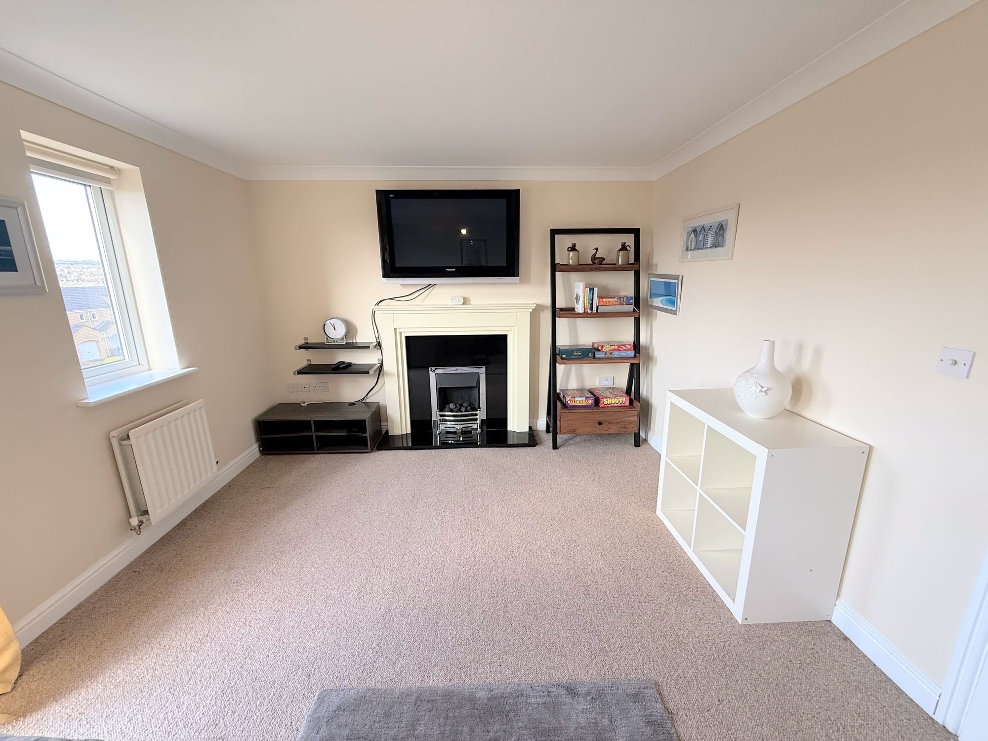 3 bed semi-detached house to rent in Blackberry Way, Halifax 8