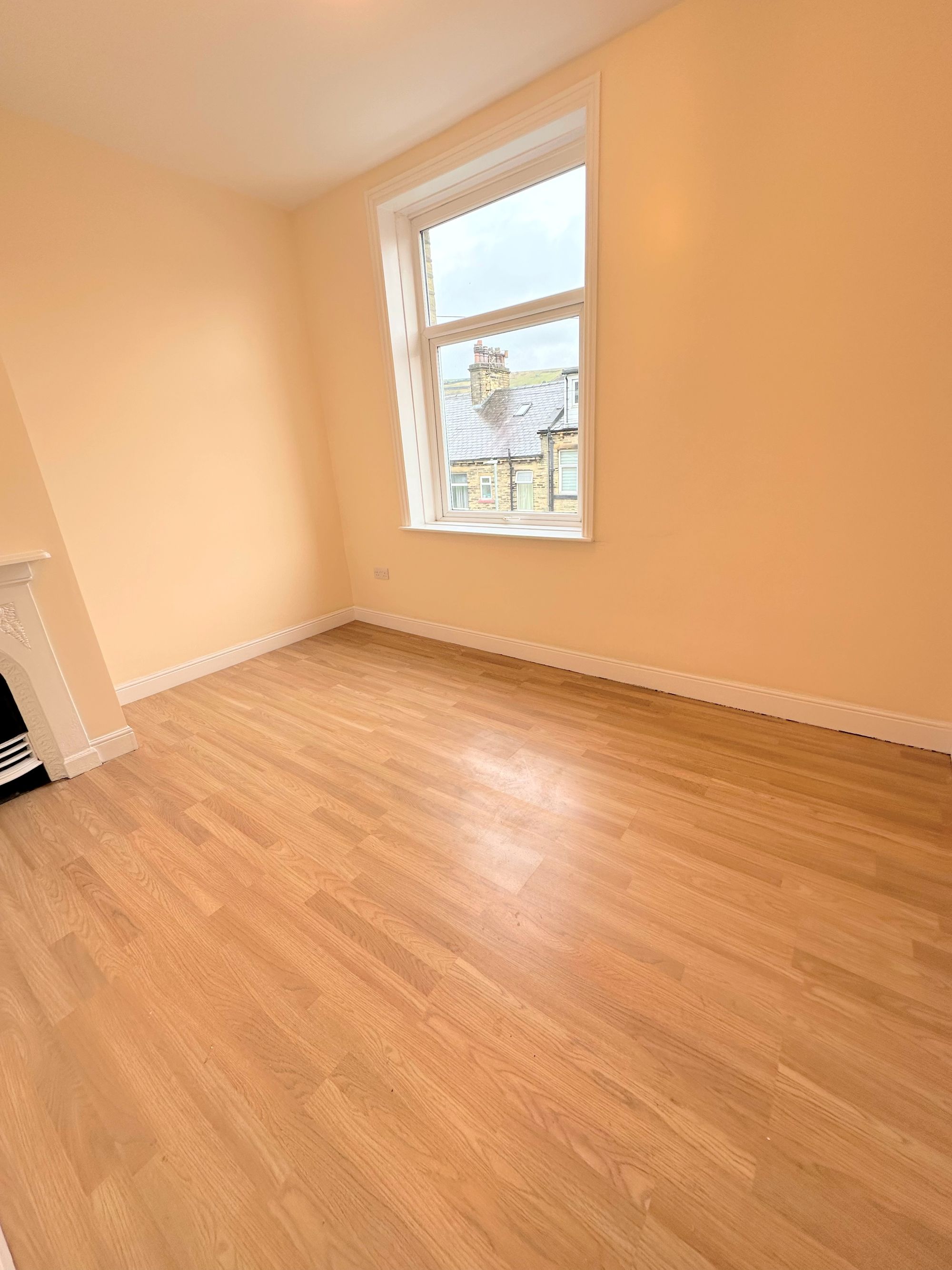 3 bed mid-terraced house to rent in Brighton Street, Halifax 15