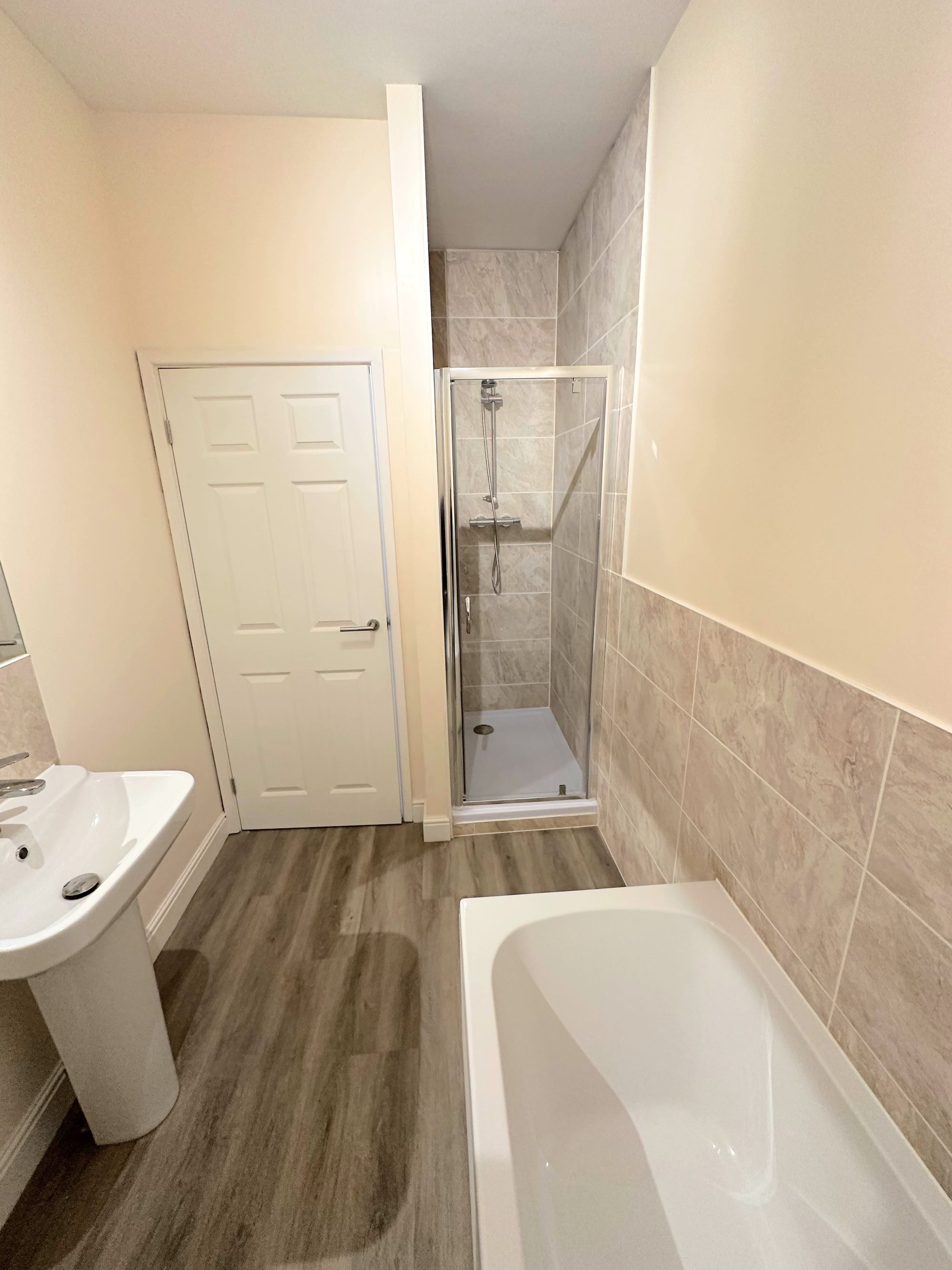 3 bed mid-terraced house to rent in Brighton Street, Halifax 19