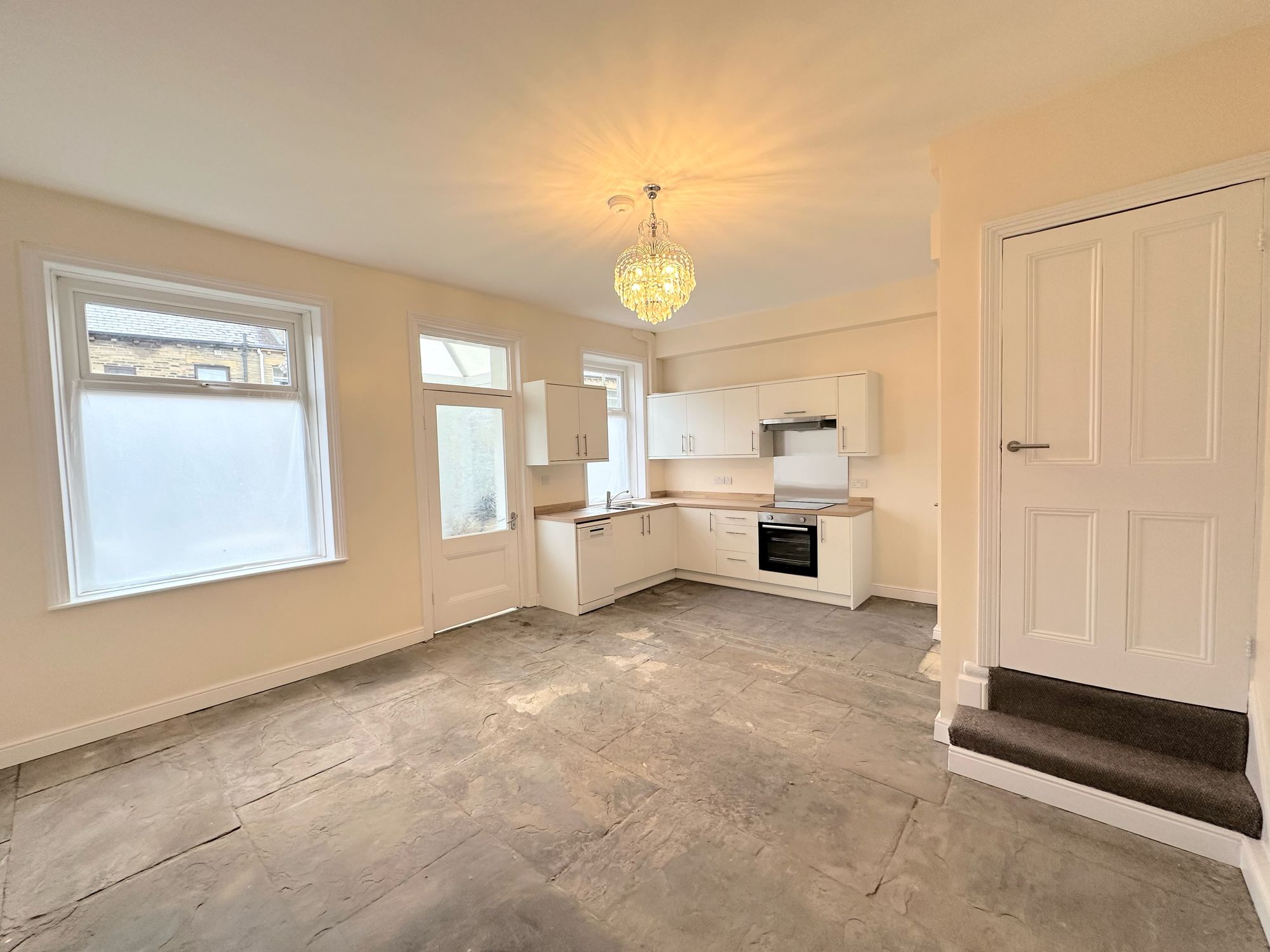 3 bed mid-terraced house to rent in Brighton Street, Halifax  - Property Image 8