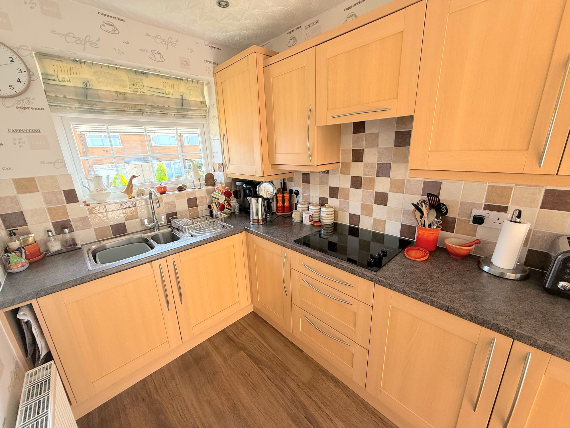 2 bed semi-detached bungalow for sale in Belgrave Gardens, Halifax  - Property Image 11