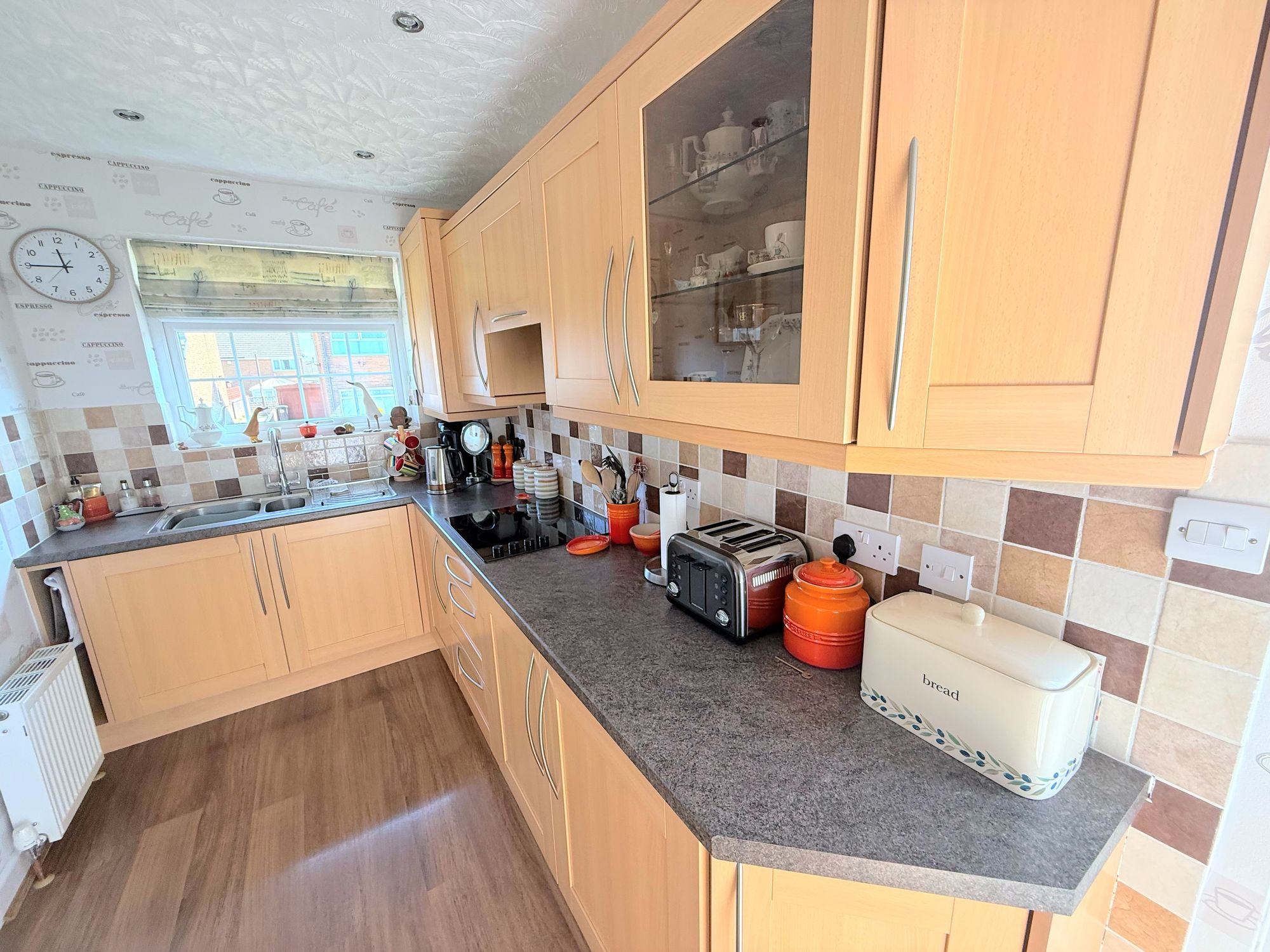 2 bed semi-detached bungalow for sale in Belgrave Gardens, Halifax  - Property Image 10