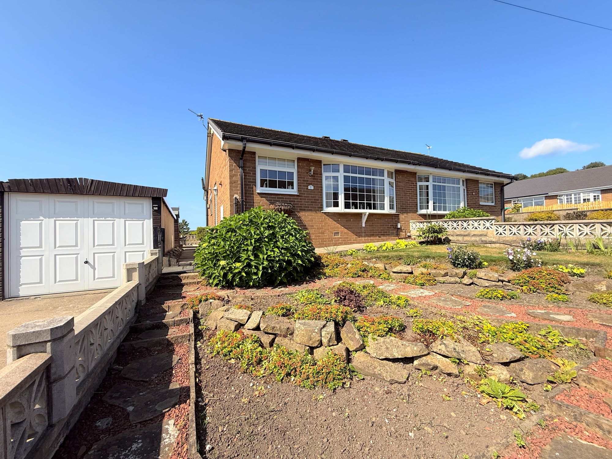 2 bed semi-detached bungalow for sale in Belgrave Gardens, Halifax 4