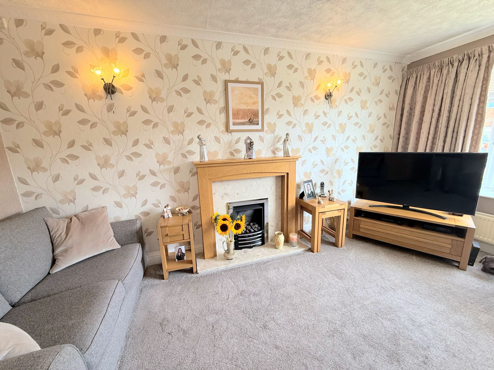 2 bed semi-detached bungalow for sale in Belgrave Gardens, Halifax  - Property Image 7