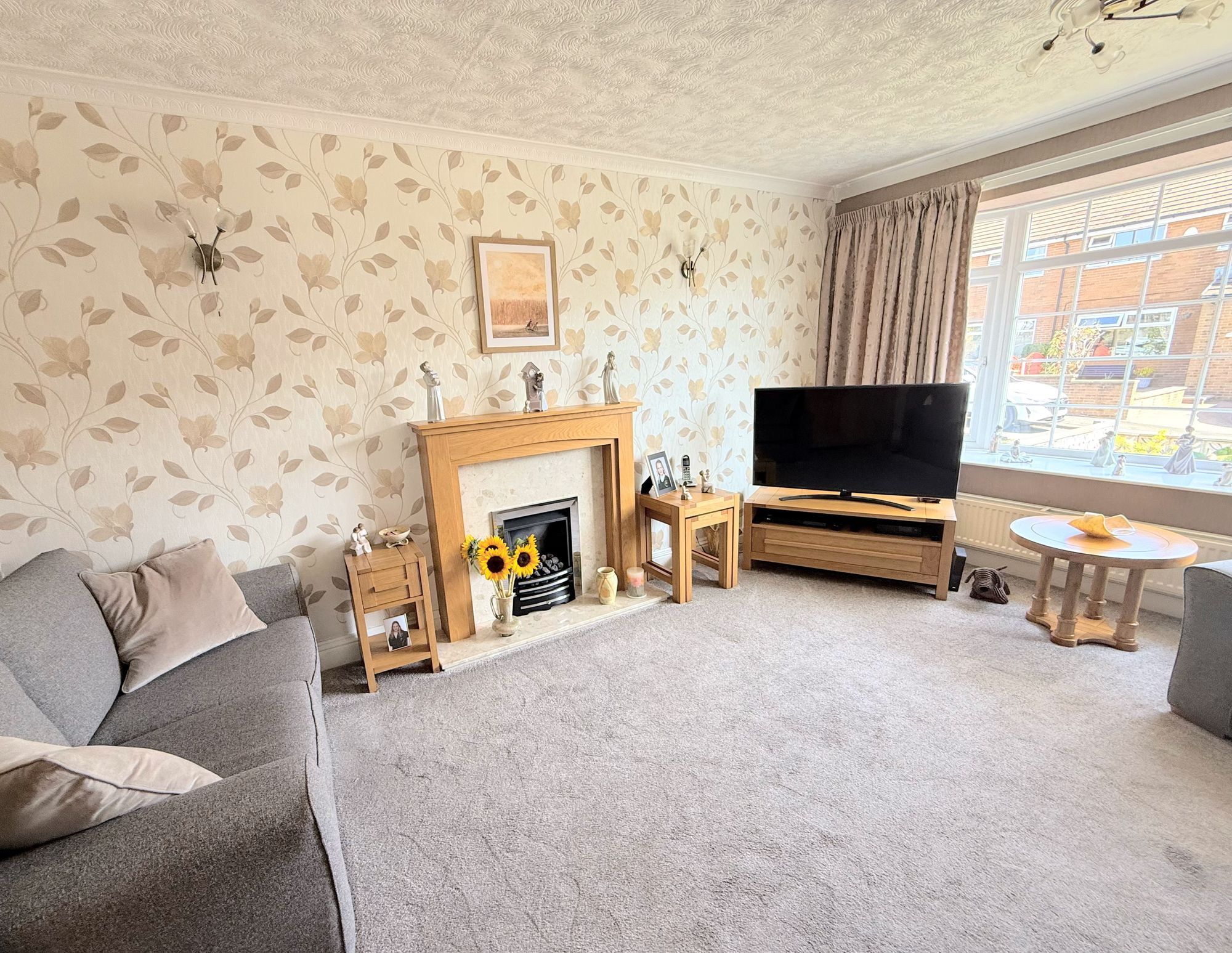 2 bed semi-detached bungalow for sale in Belgrave Gardens, Halifax  - Property Image 2