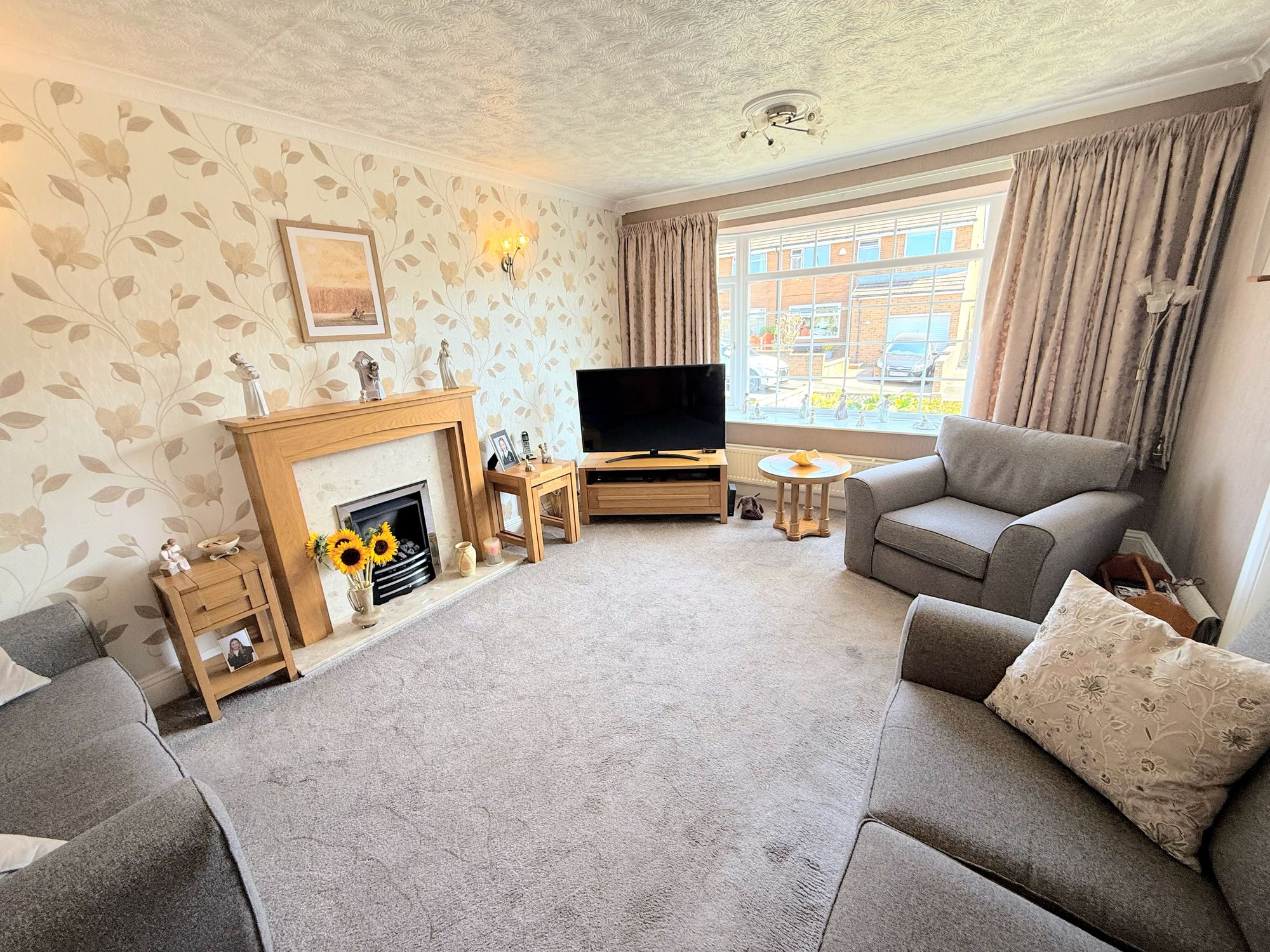 2 bed semi-detached bungalow for sale in Belgrave Gardens, Halifax  - Property Image 9