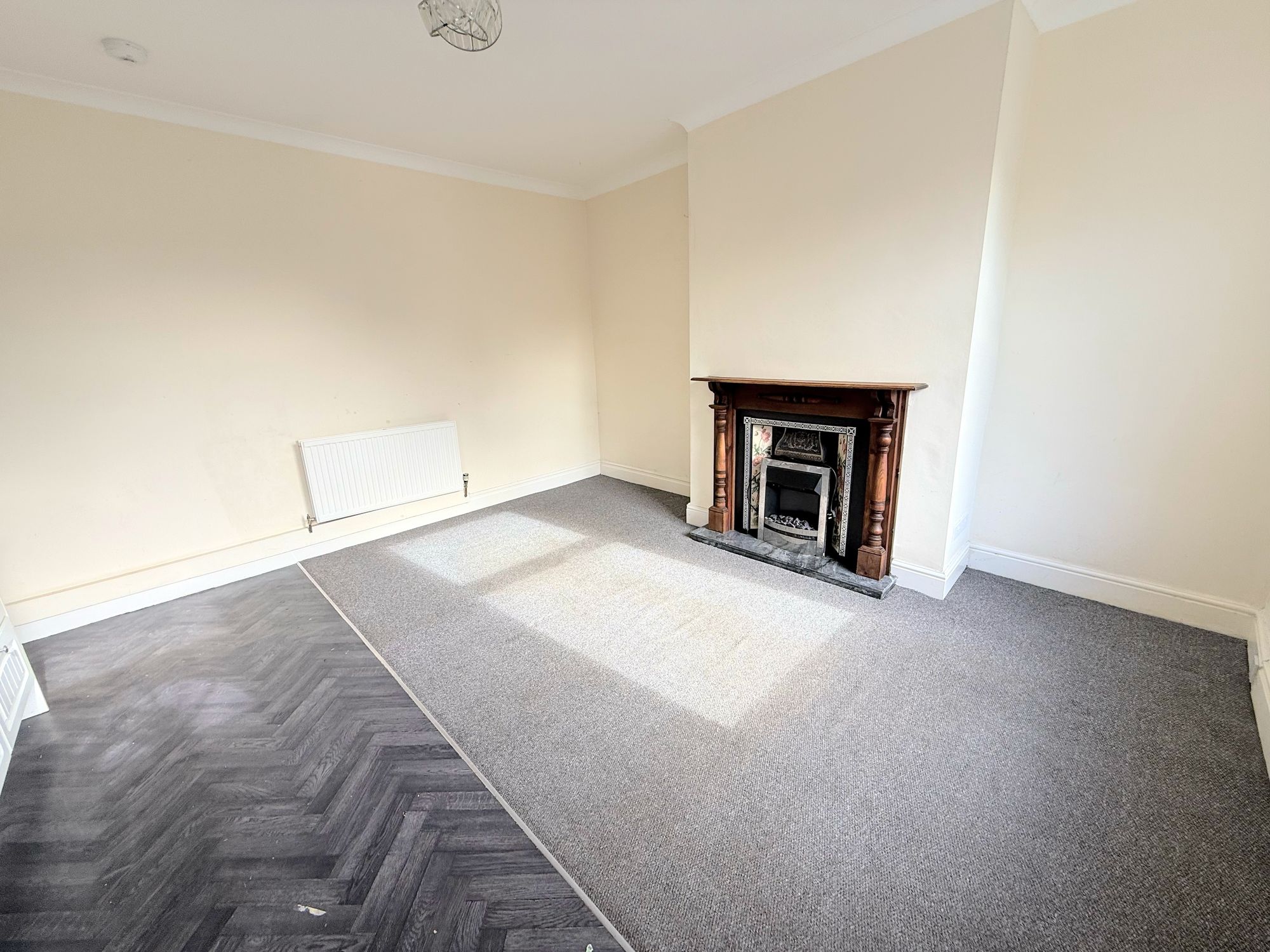 2 bed mid-terraced house for sale in East Park Road, Halifax 1