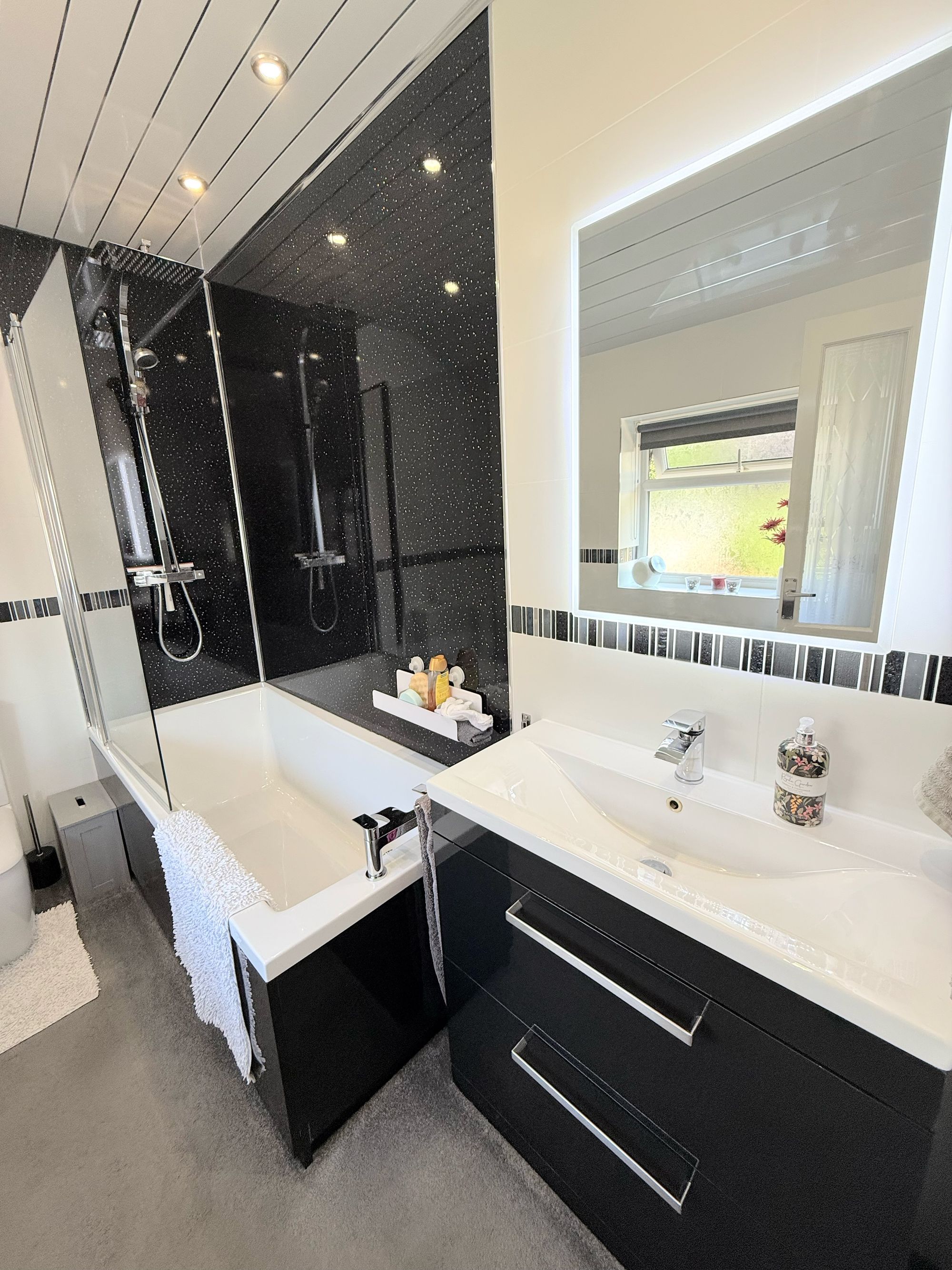 3 bed end of terrace house for sale in Warley Wood Avenue, Halifax  - Property Image 34