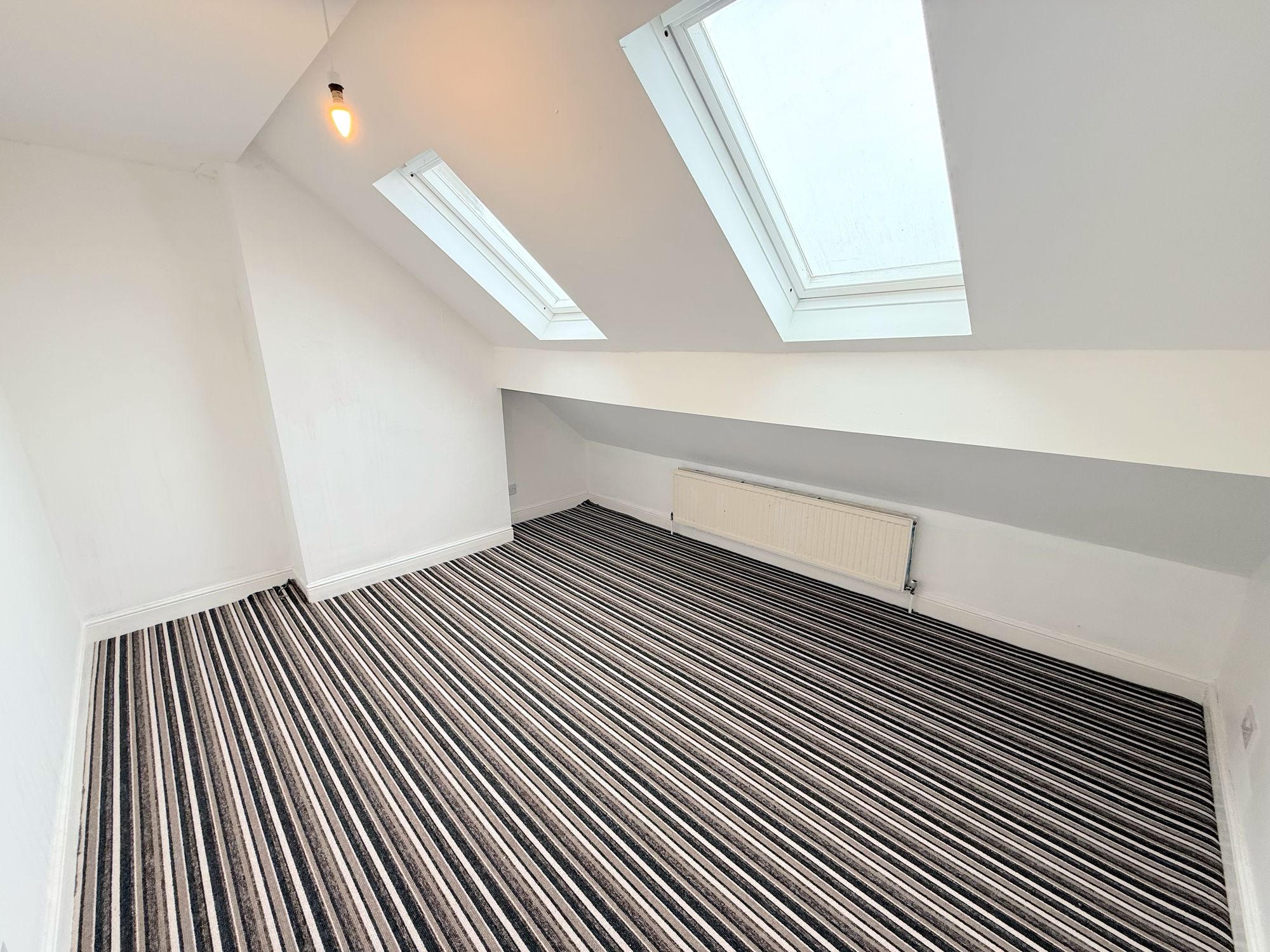 3 bed end of terrace house for sale in King Cross Road, Halifax 18