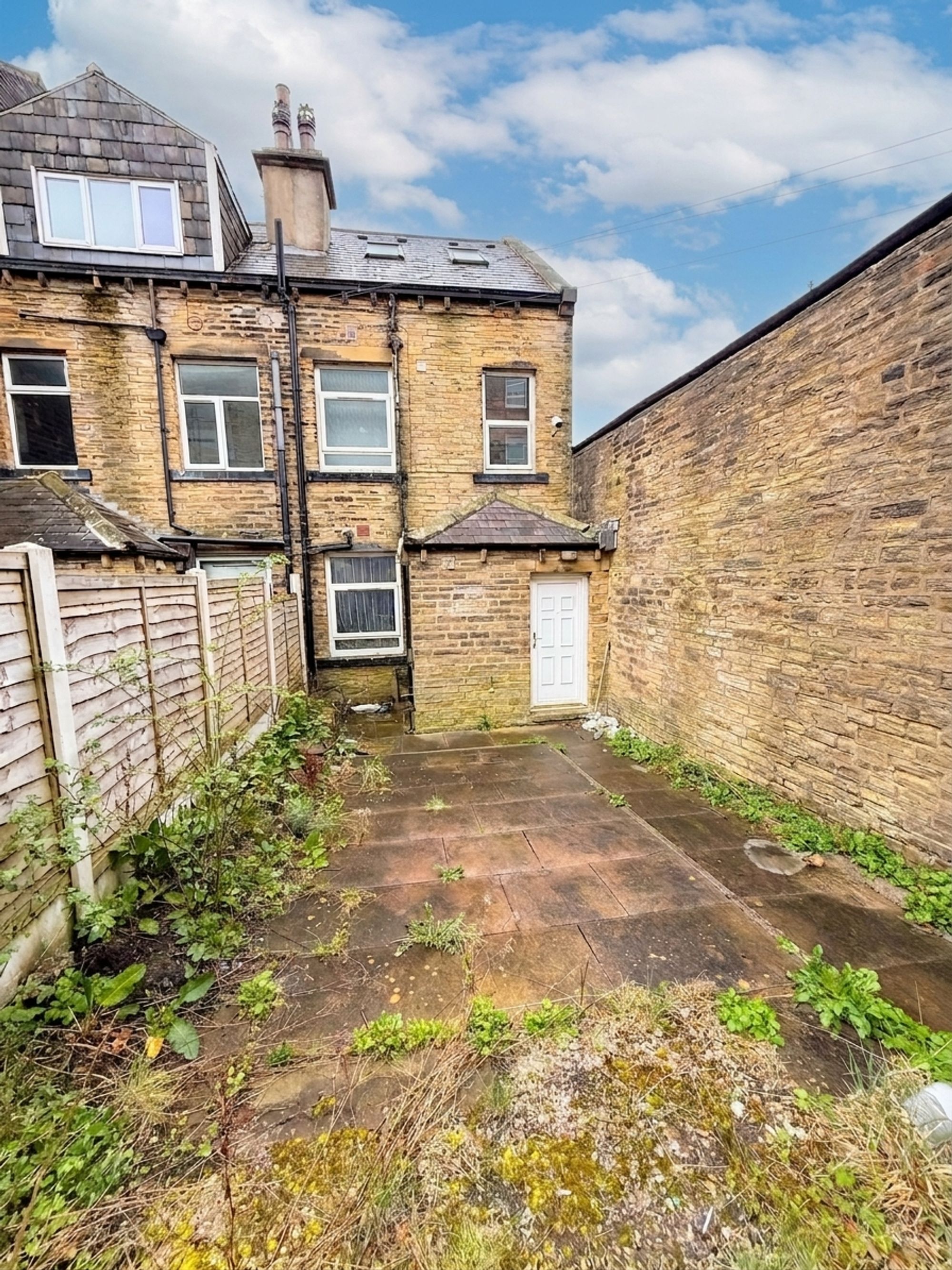 3 bed end of terrace house for sale in King Cross Road, Halifax 3