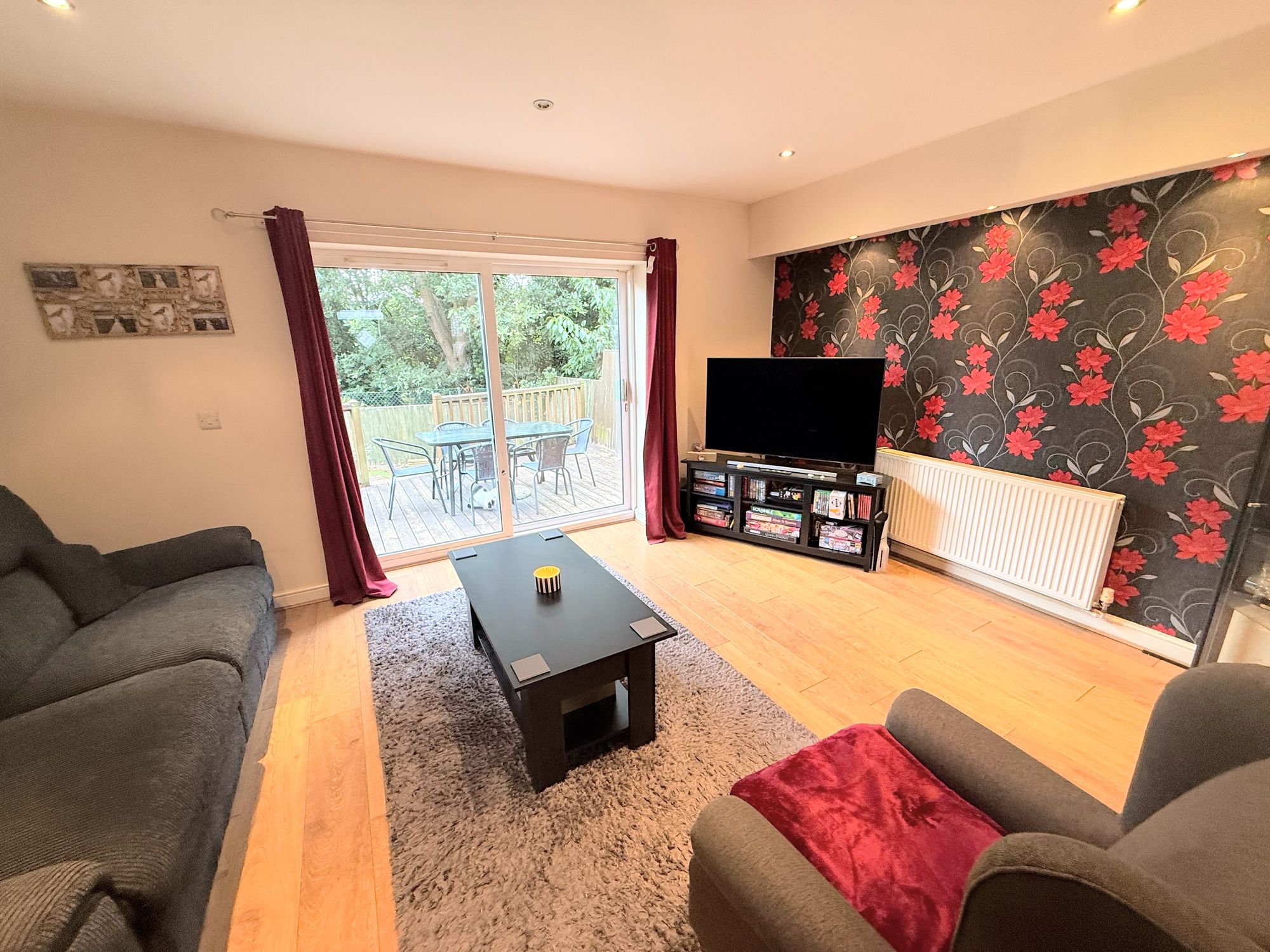 4 bed for sale in Hebble View, Halifax  - Property Image 2