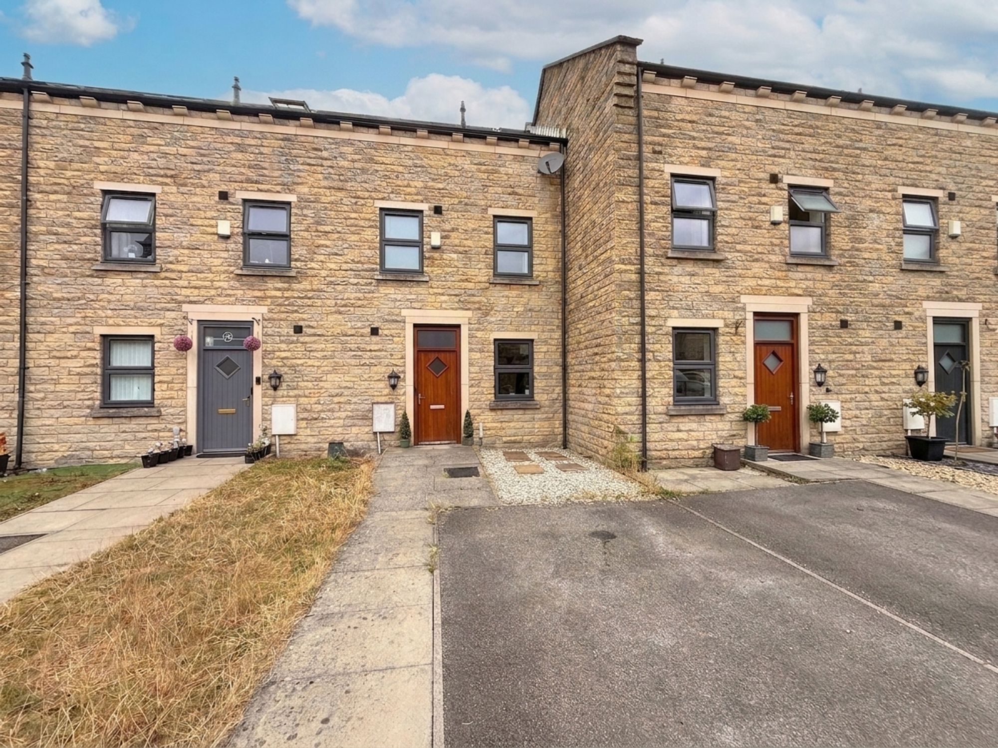 4 bed for sale in Hebble View, Halifax - Property Image 1
