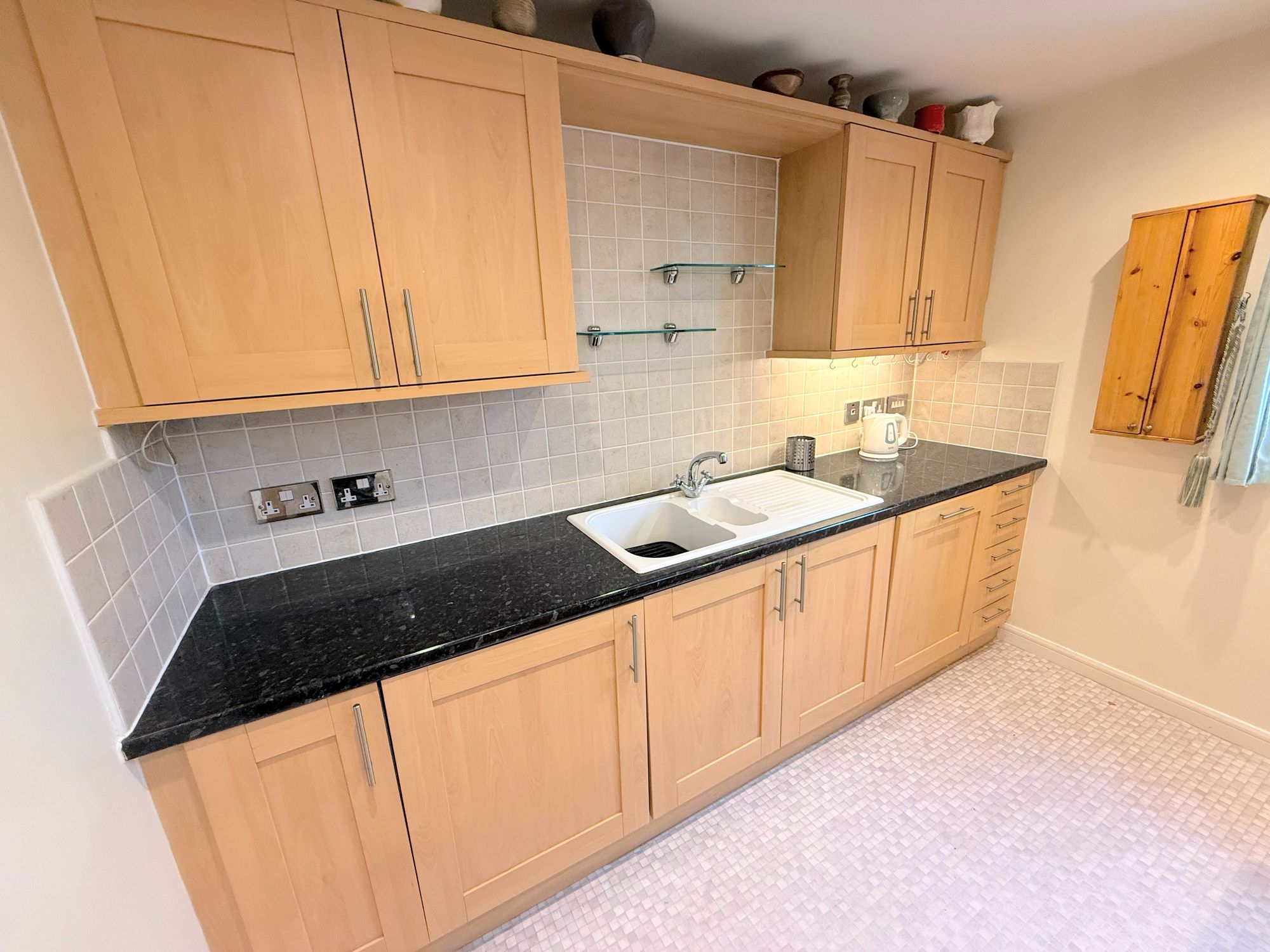 1 bed apartment for sale in Skircoat Green Road, Halifax  - Property Image 17