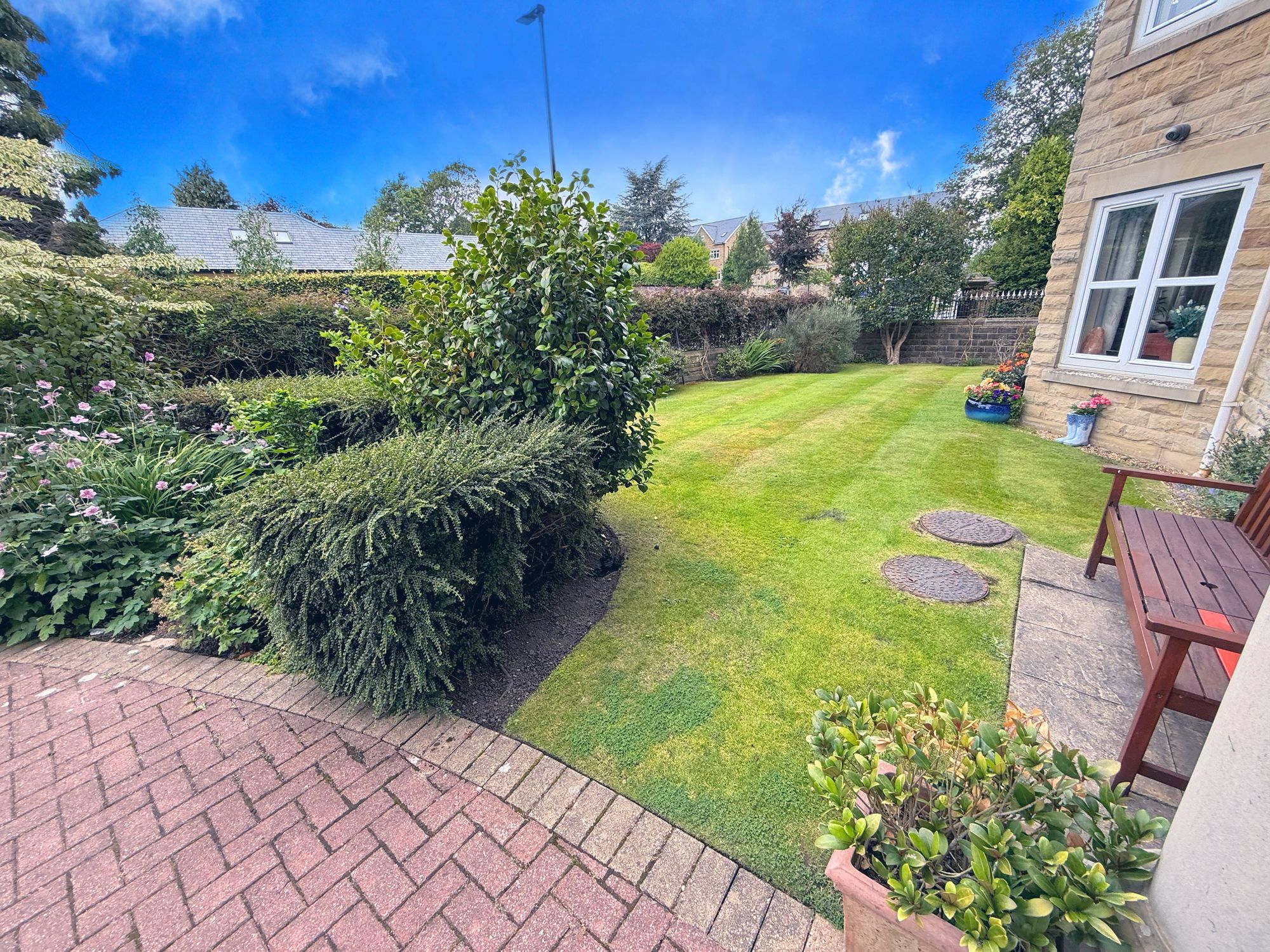 1 bed apartment for sale in Skircoat Green Road, Halifax  - Property Image 8