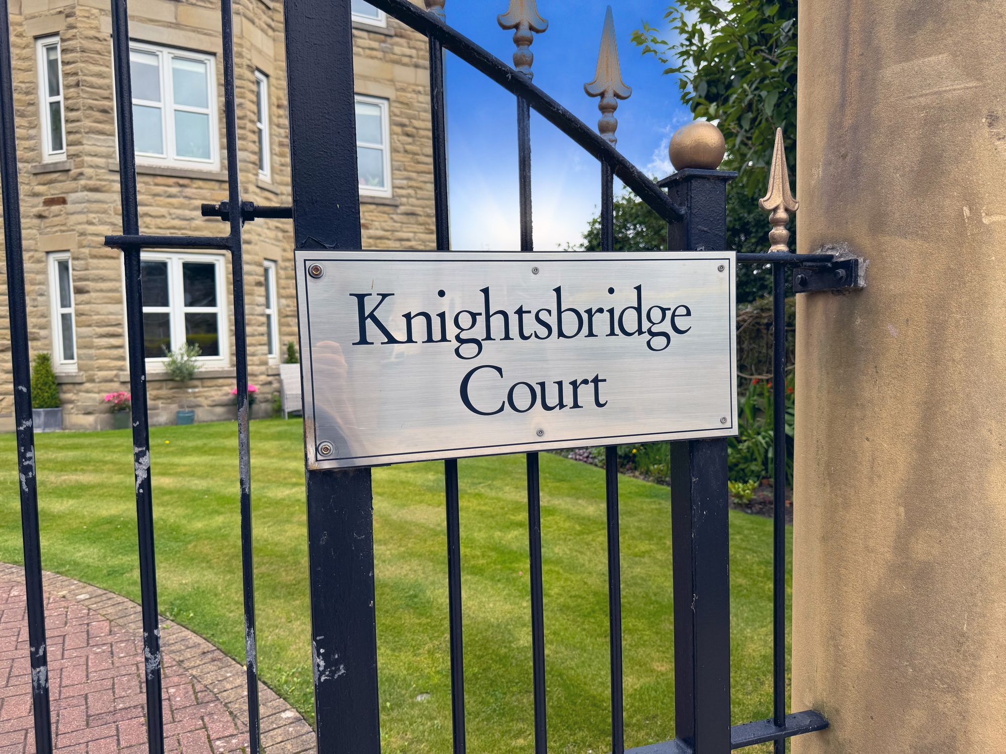 1 bed apartment for sale in Skircoat Green Road, Halifax 6