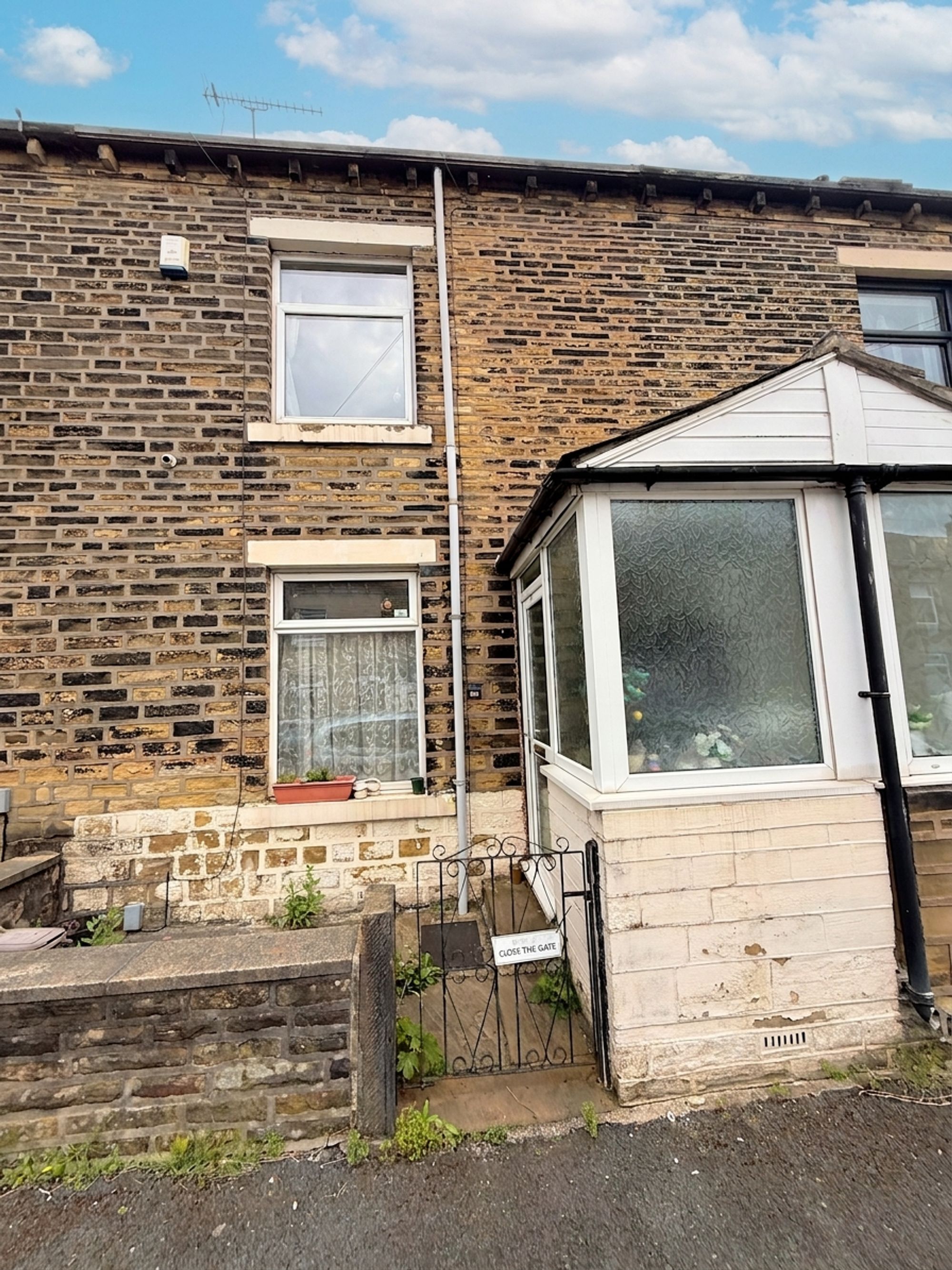2 bed mid-terraced house for sale in Woodside Road, Halifax  - Property Image 5