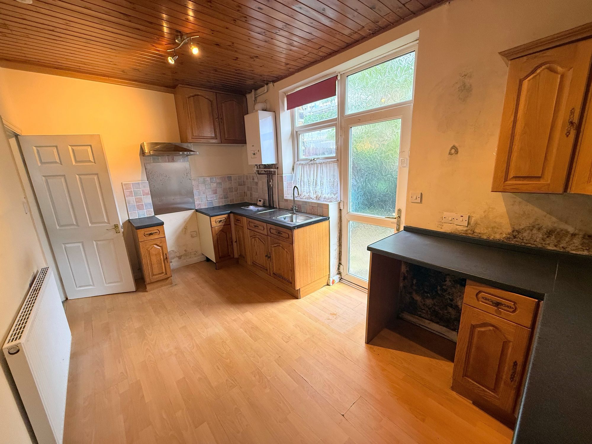 2 bed mid-terraced house for sale in Woodside Road, Halifax 2