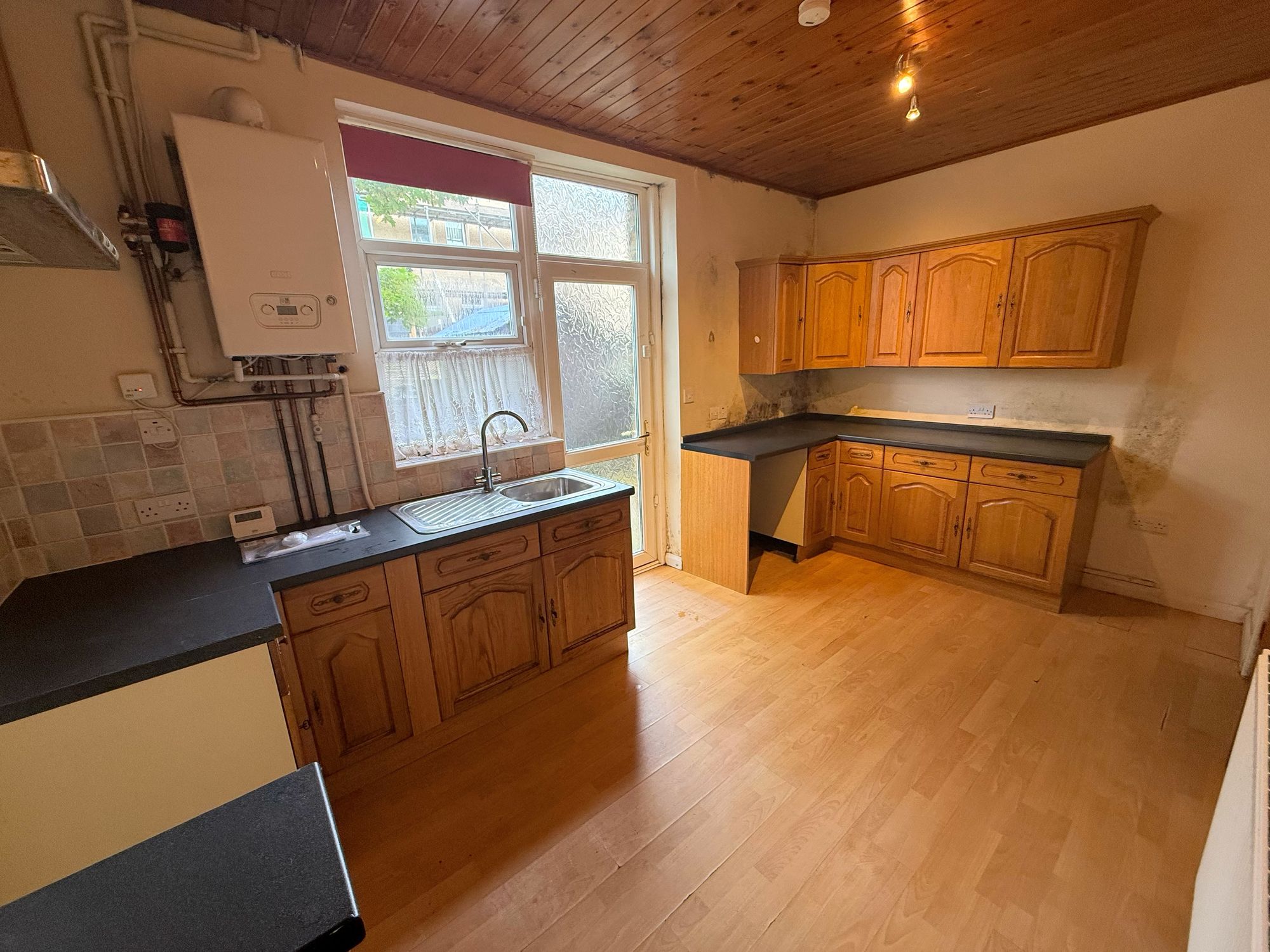 2 bed mid-terraced house for sale in Woodside Road, Halifax 8