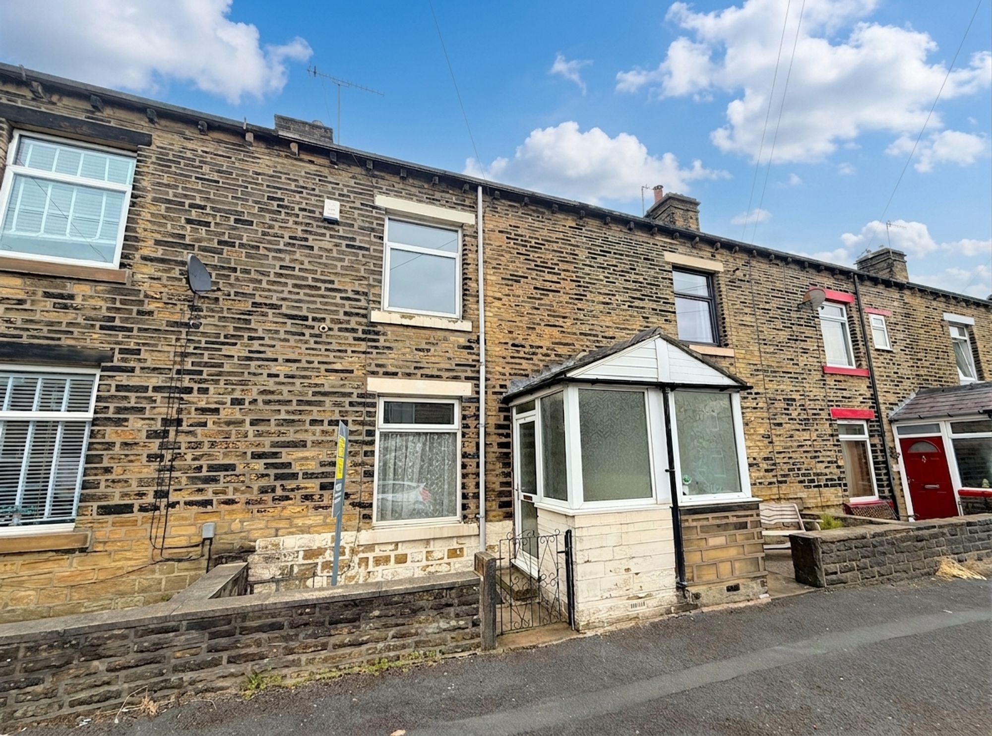 2 bed mid-terraced house for sale in Woodside Road, Halifax  - Property Image 1