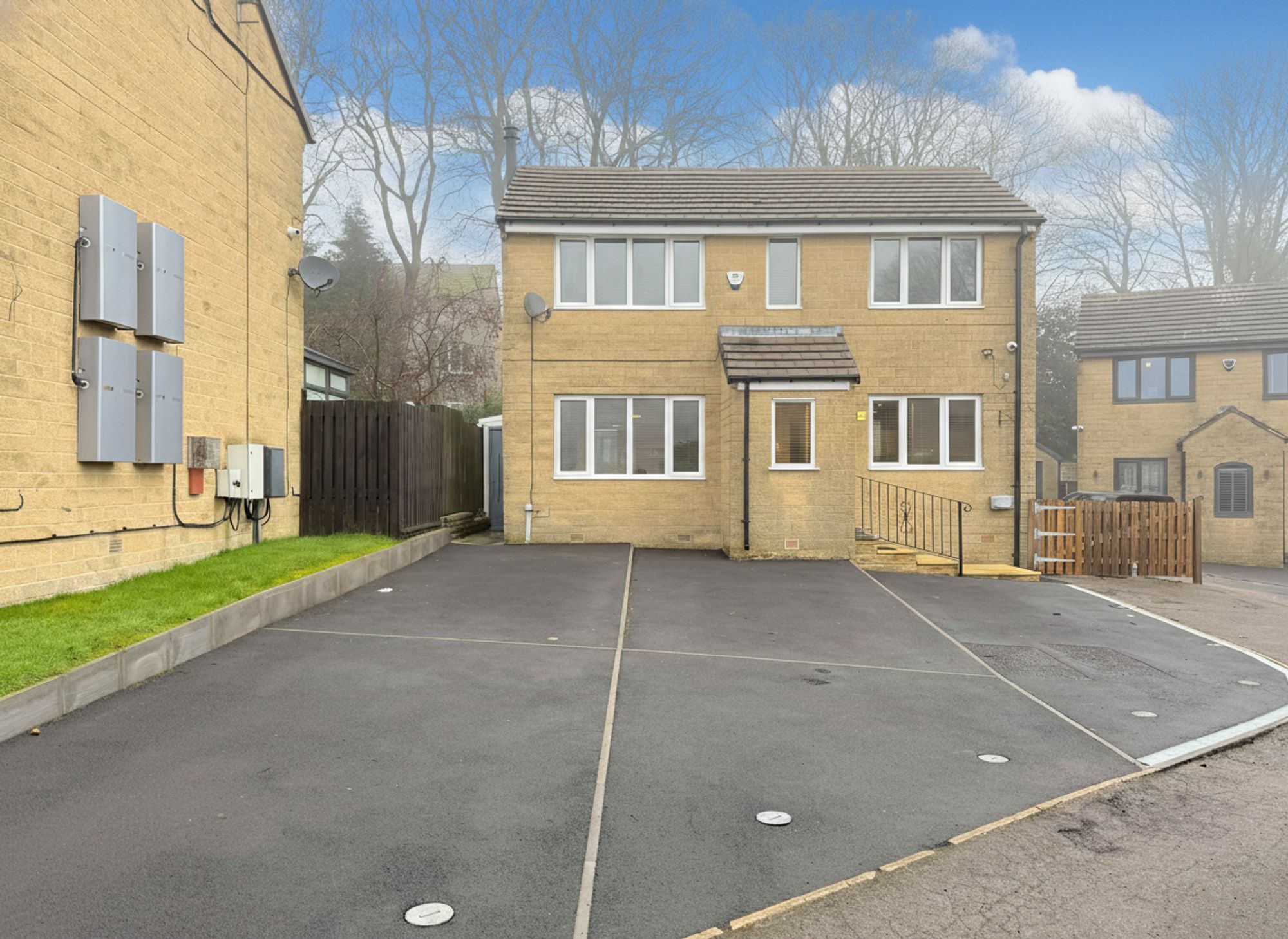 4 bed detached house to rent in Laurel Bank Close, Halifax 6