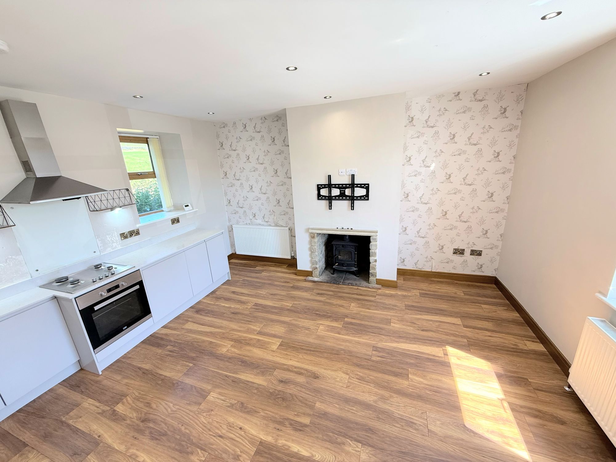 2 bed end of terrace house for sale in Bradshaw Lane, Halifax  - Property Image 6