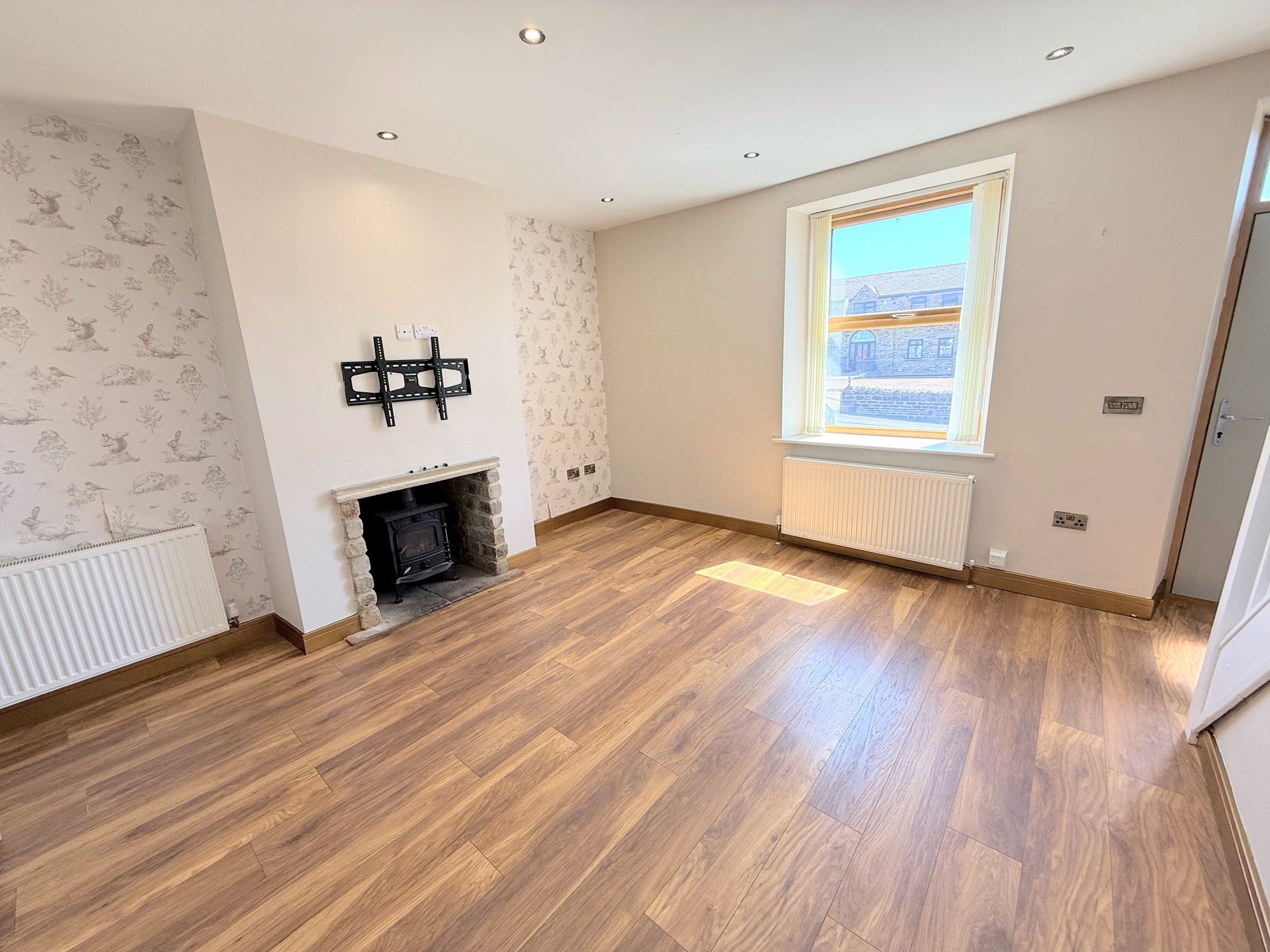 2 bed end of terrace house for sale in Bradshaw Lane, Halifax 6