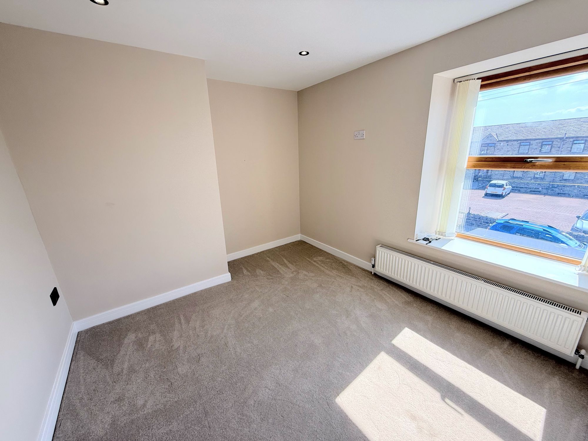 2 bed end of terrace house for sale in Bradshaw Lane, Halifax  - Property Image 4