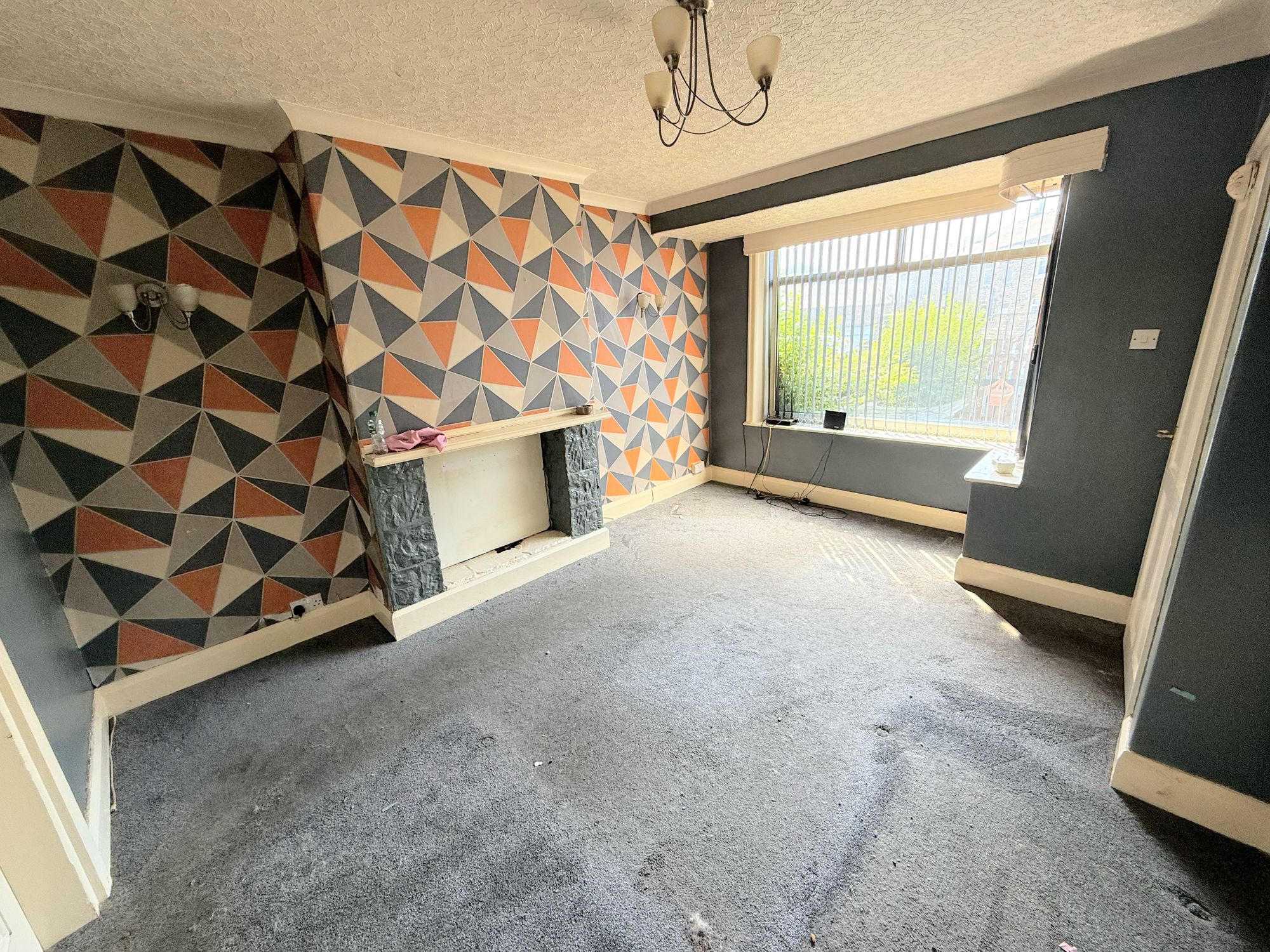 2 bed mid-terraced house for sale in Parkinson Lane, Halifax  - Property Image 2