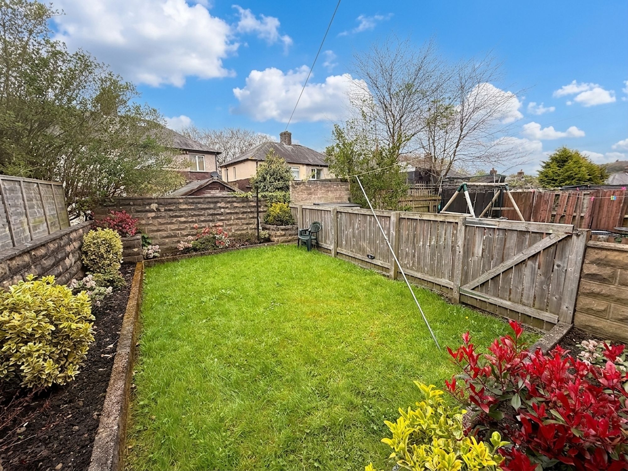 2 bed end of terrace house for sale in Backhold Drive, Halifax  - Property Image 4