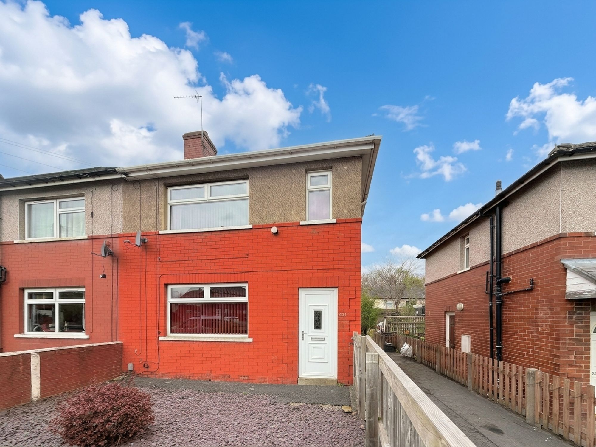 2 bed end of terrace house for sale in Backhold Drive, Halifax 4