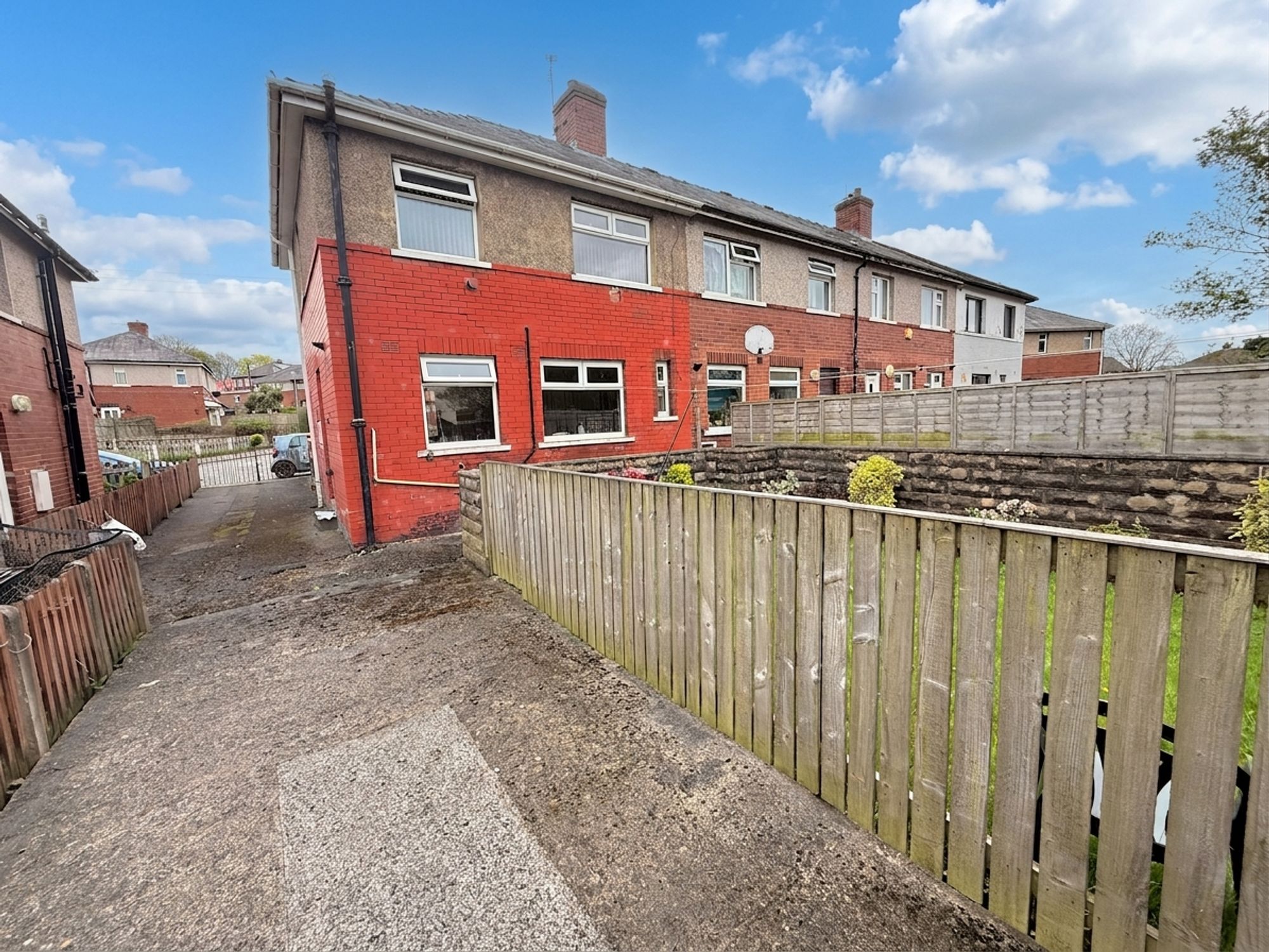2 bed end of terrace house for sale in Backhold Drive, Halifax 18