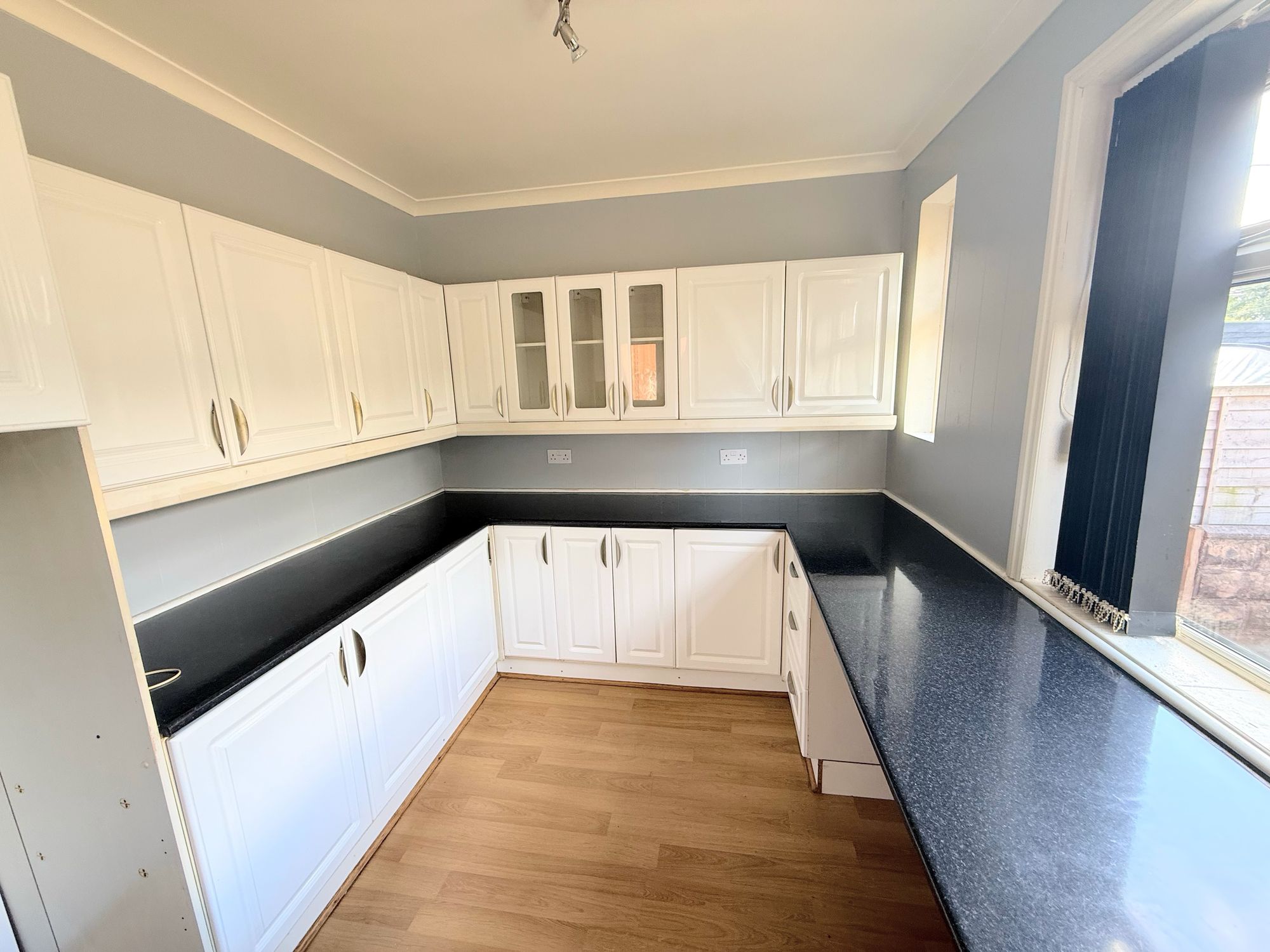 2 bed end of terrace house for sale in Backhold Drive, Halifax 8