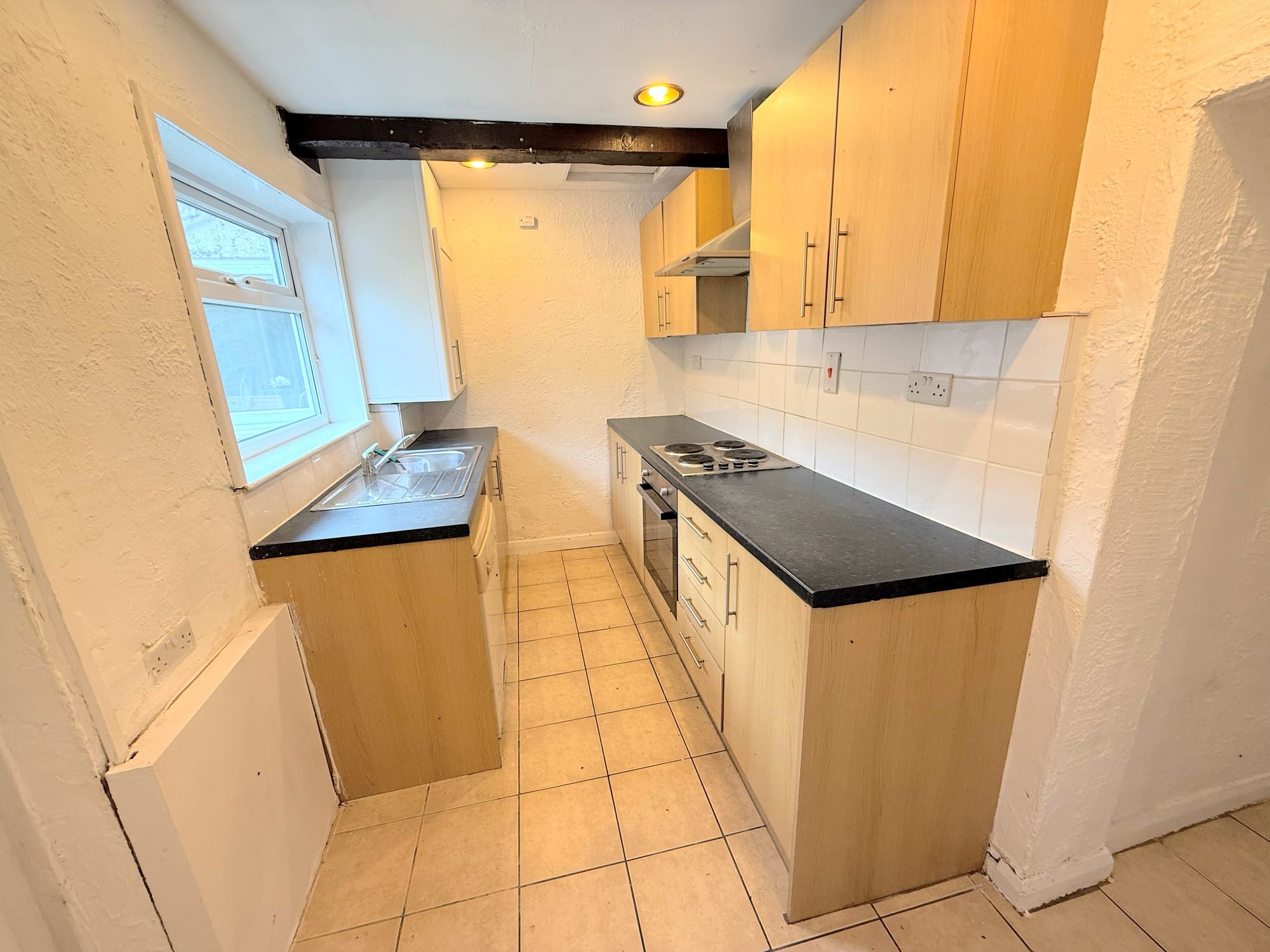 3 bed mid-terraced house for sale in Beech Street, Halifax 2