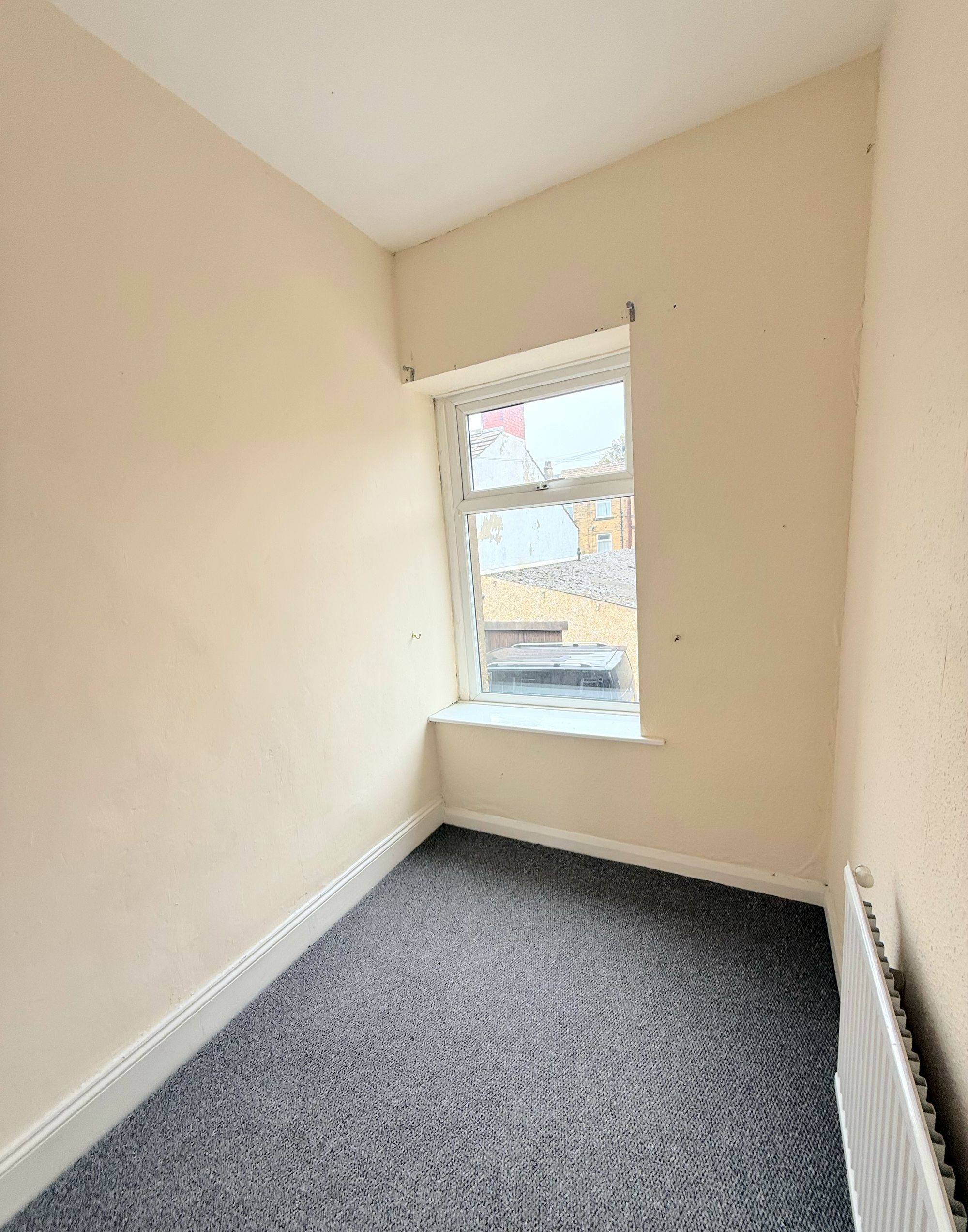 3 bed mid-terraced house for sale in Beech Street, Halifax 12