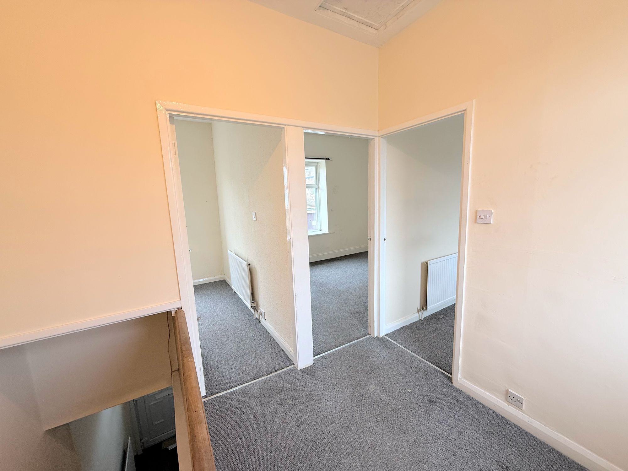 3 bed mid-terraced house for sale in Beech Street, Halifax 9