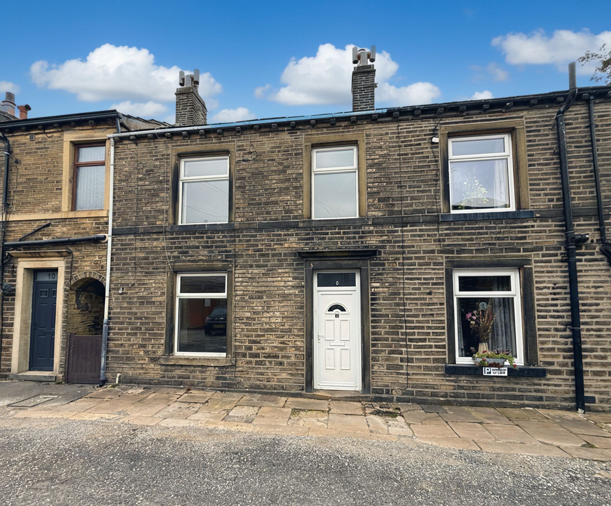 3 bed mid-terraced house for sale in Beech Street, Halifax, HX4 