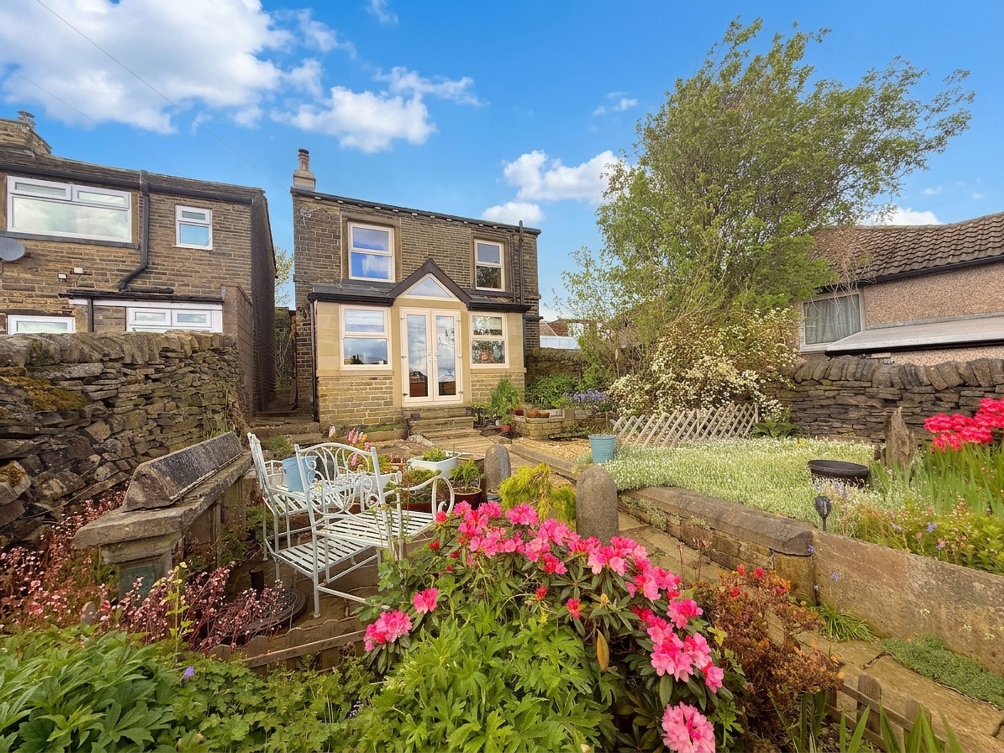 3 bed detached house for sale in Mount Tabor Road, Halifax - Property Image 1