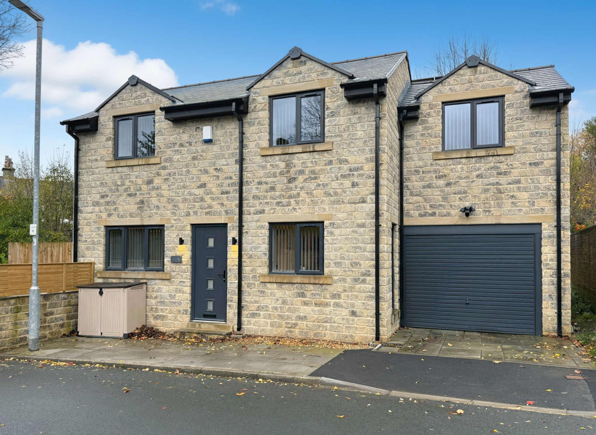 3 bed detached house for sale in Westfield Drive, Halifax  - Property Image 29