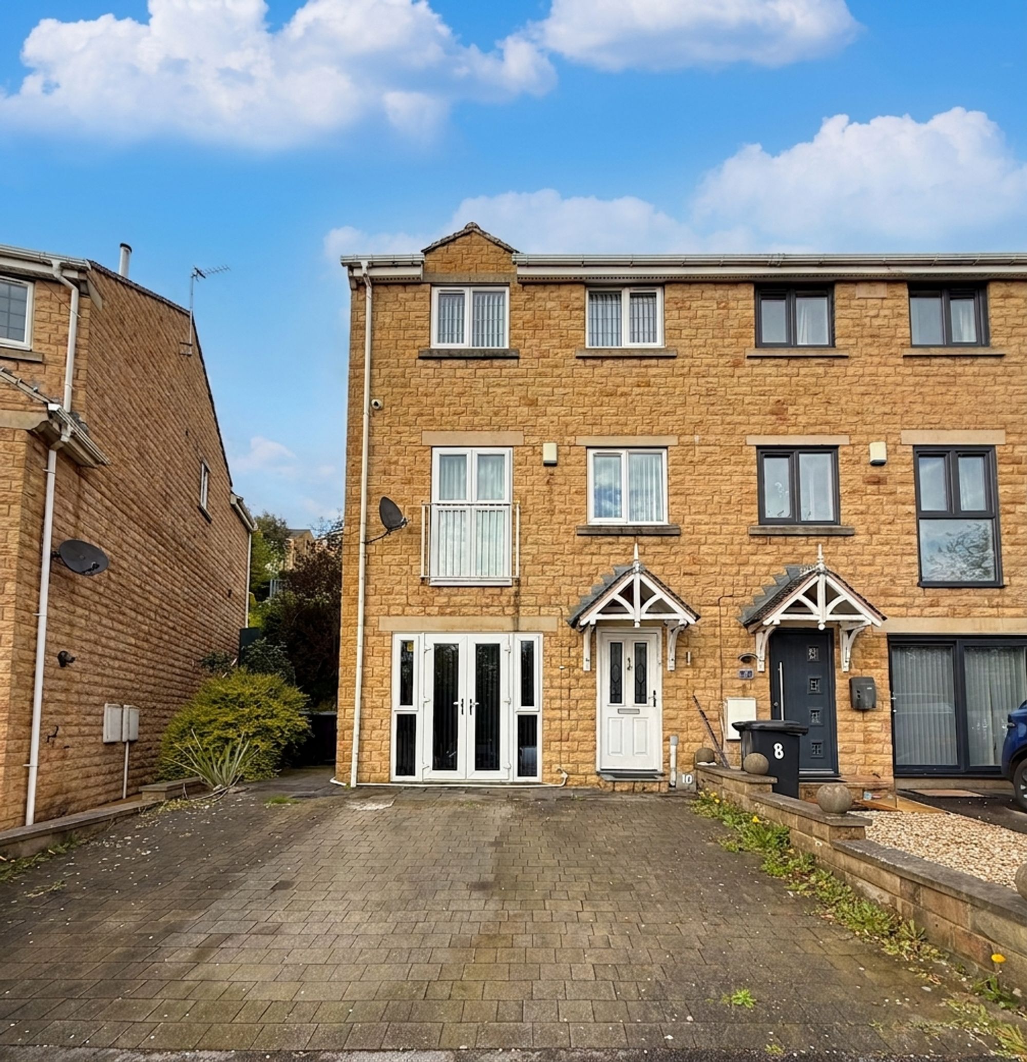 4 bed end of terrace house for sale in Portland Road, Halifax 0