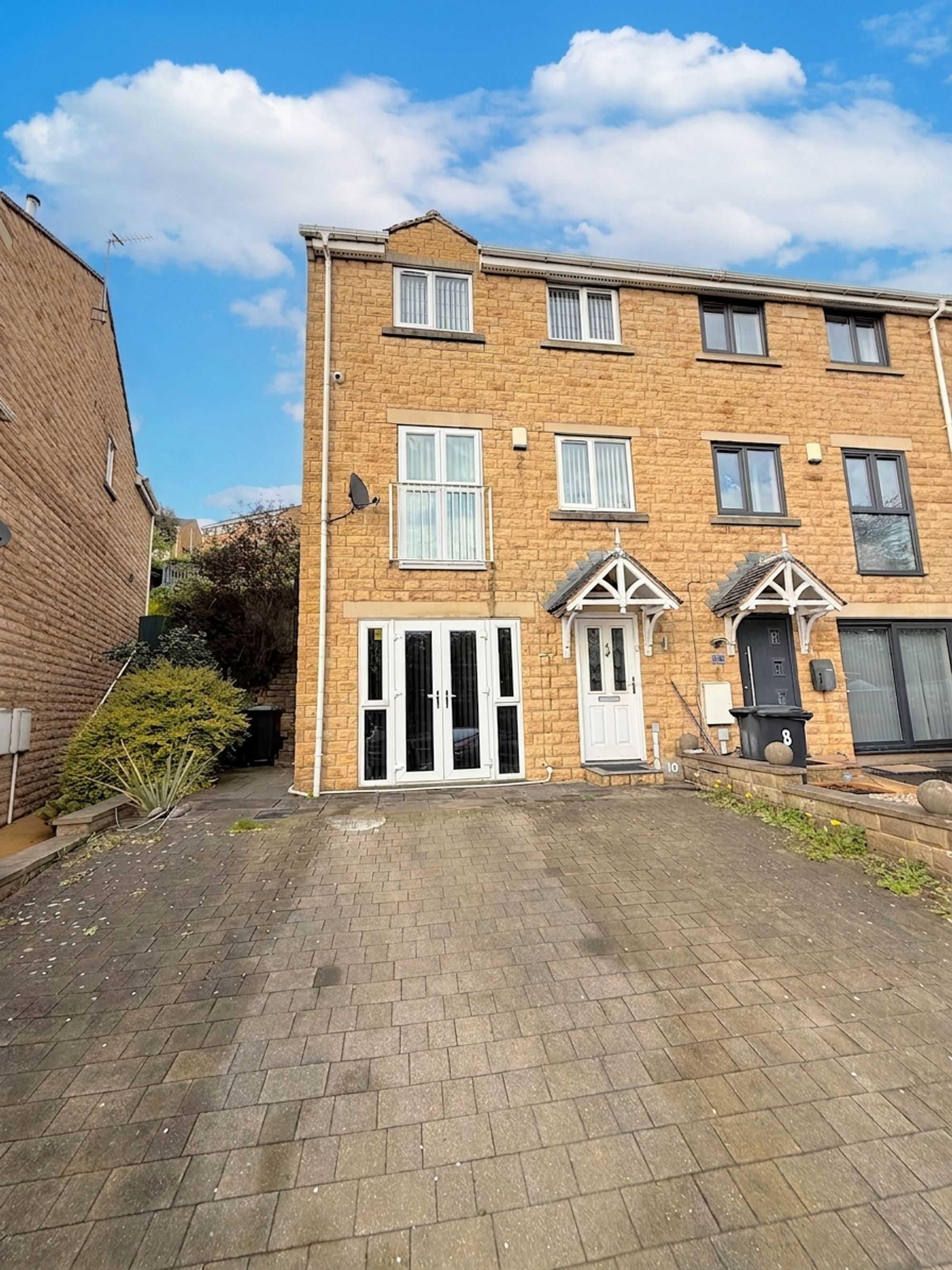 4 bed end of terrace house for sale in Portland Road, Halifax 4