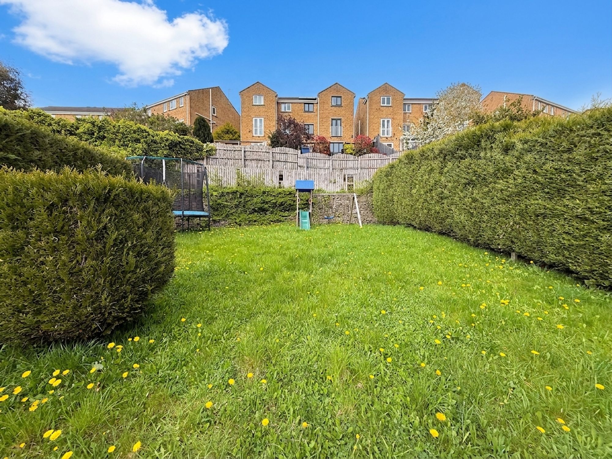 4 bed end of terrace house for sale in Portland Road, Halifax 3