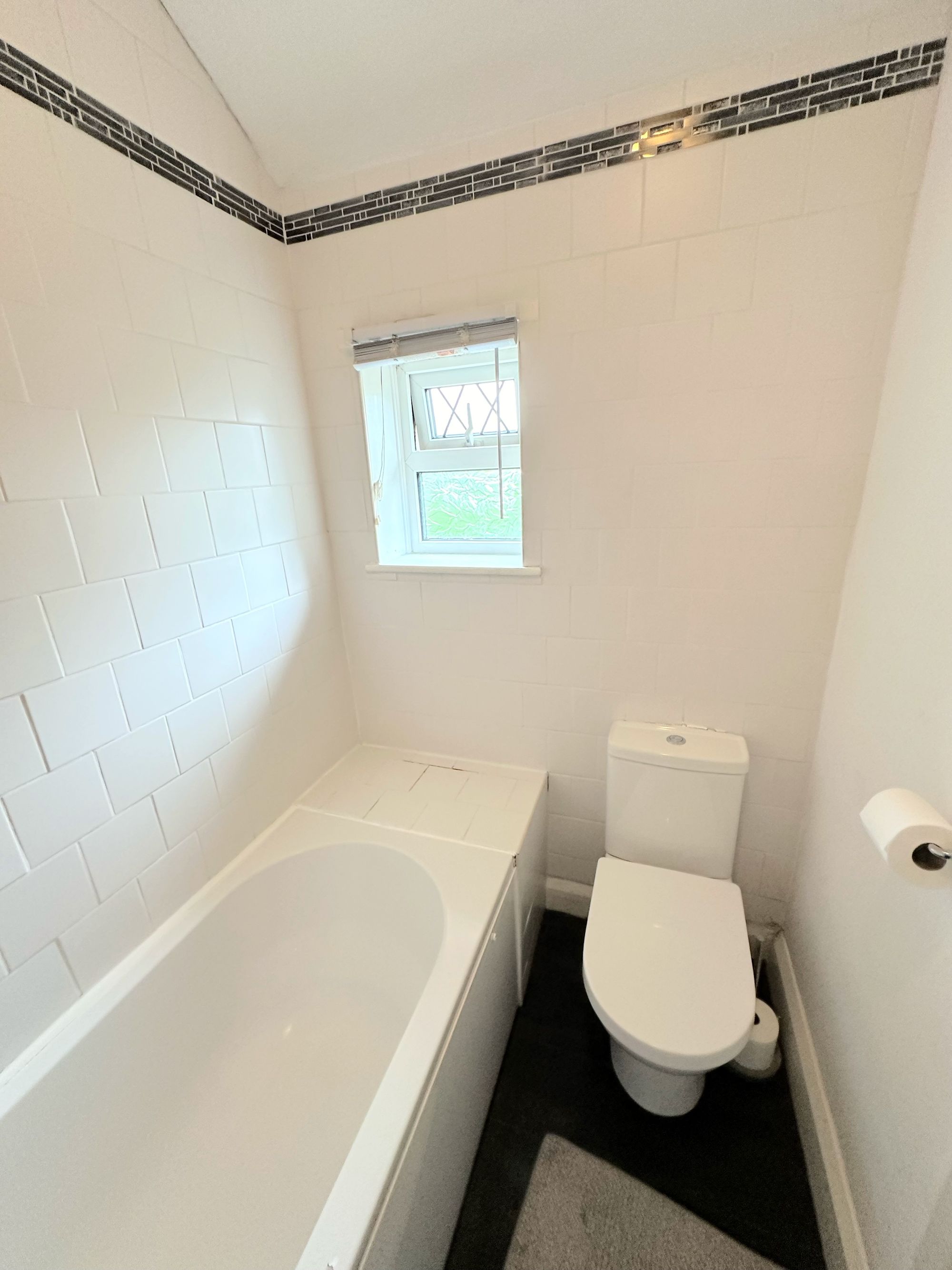 2 bed mid-terraced house to rent in Sandhall Green, Halifax 8