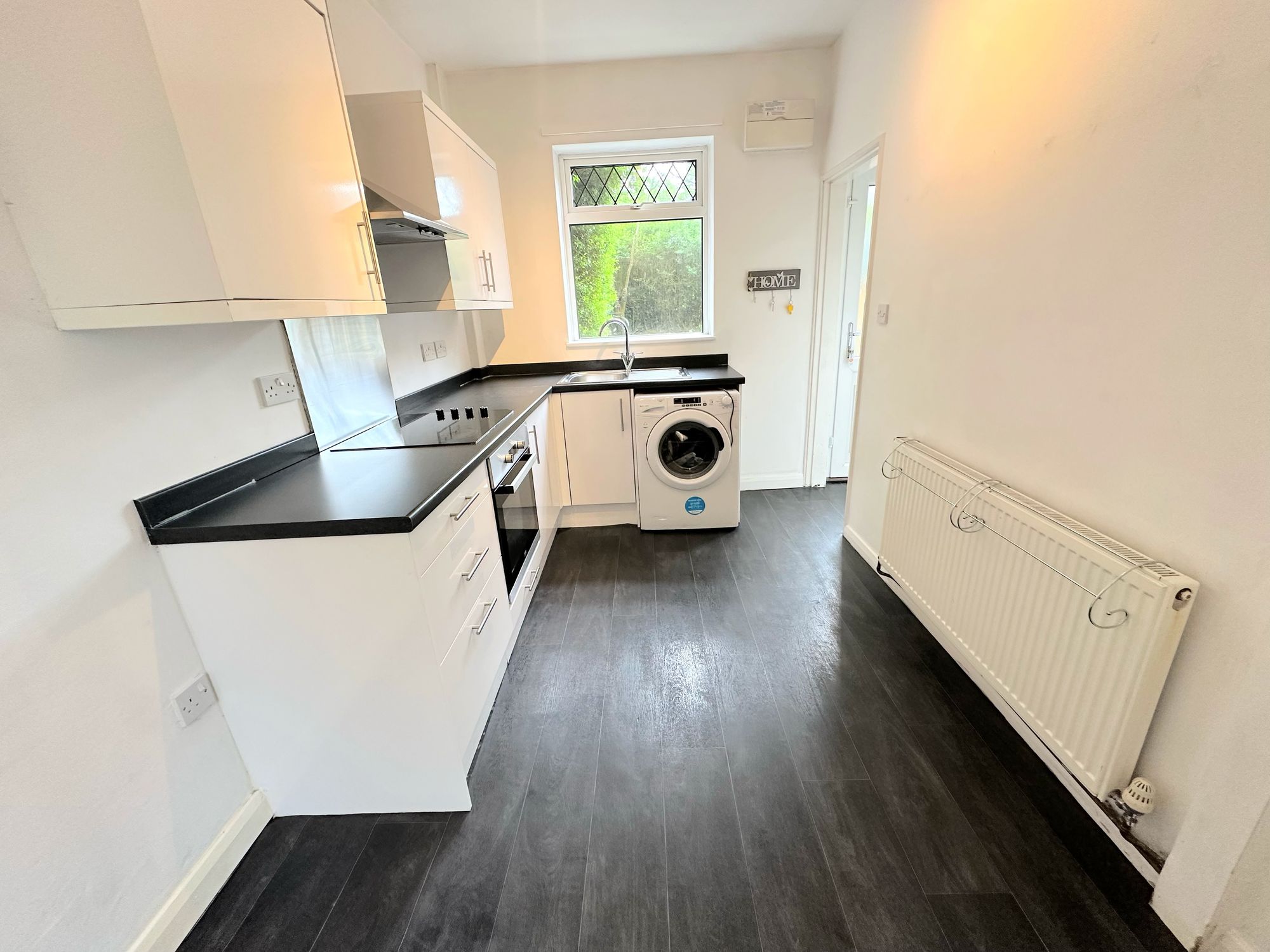 2 bed mid-terraced house to rent in Sandhall Green, Halifax 4