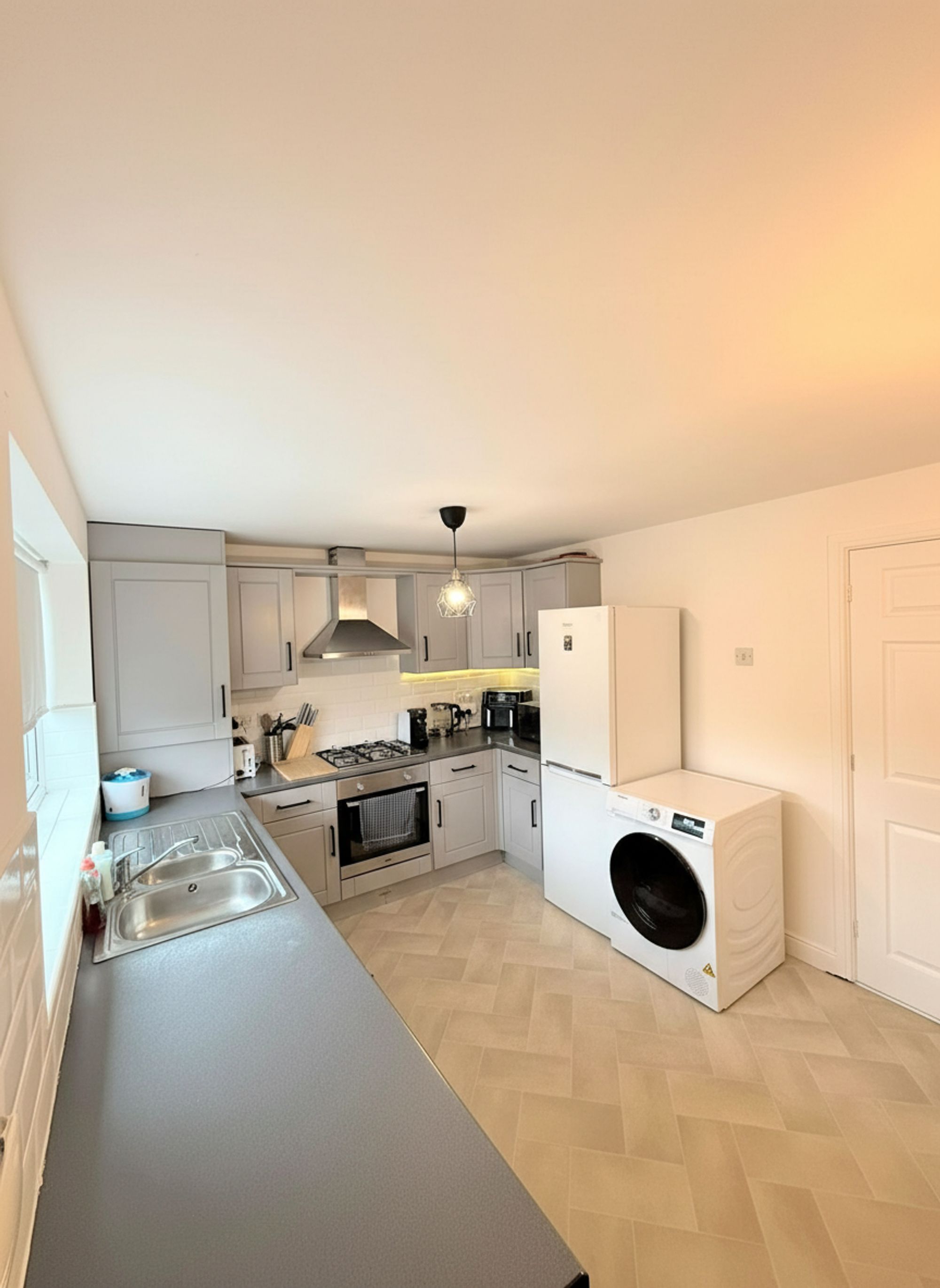 3 bed end of terrace house for sale in Cricketers Fold, Halifax  - Property Image 6