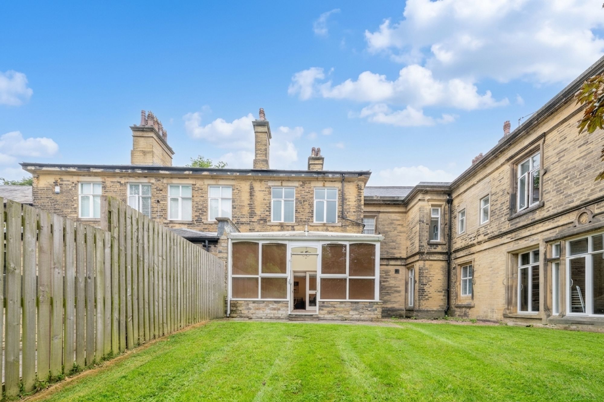 2 bed flat for sale in Sinderhill Court, Halifax 34