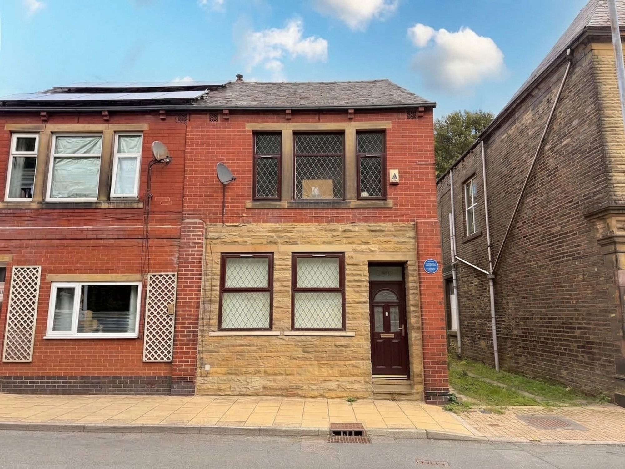 4 bed end of terrace house to rent in Burnley Road, Todmorden - Property Image 1