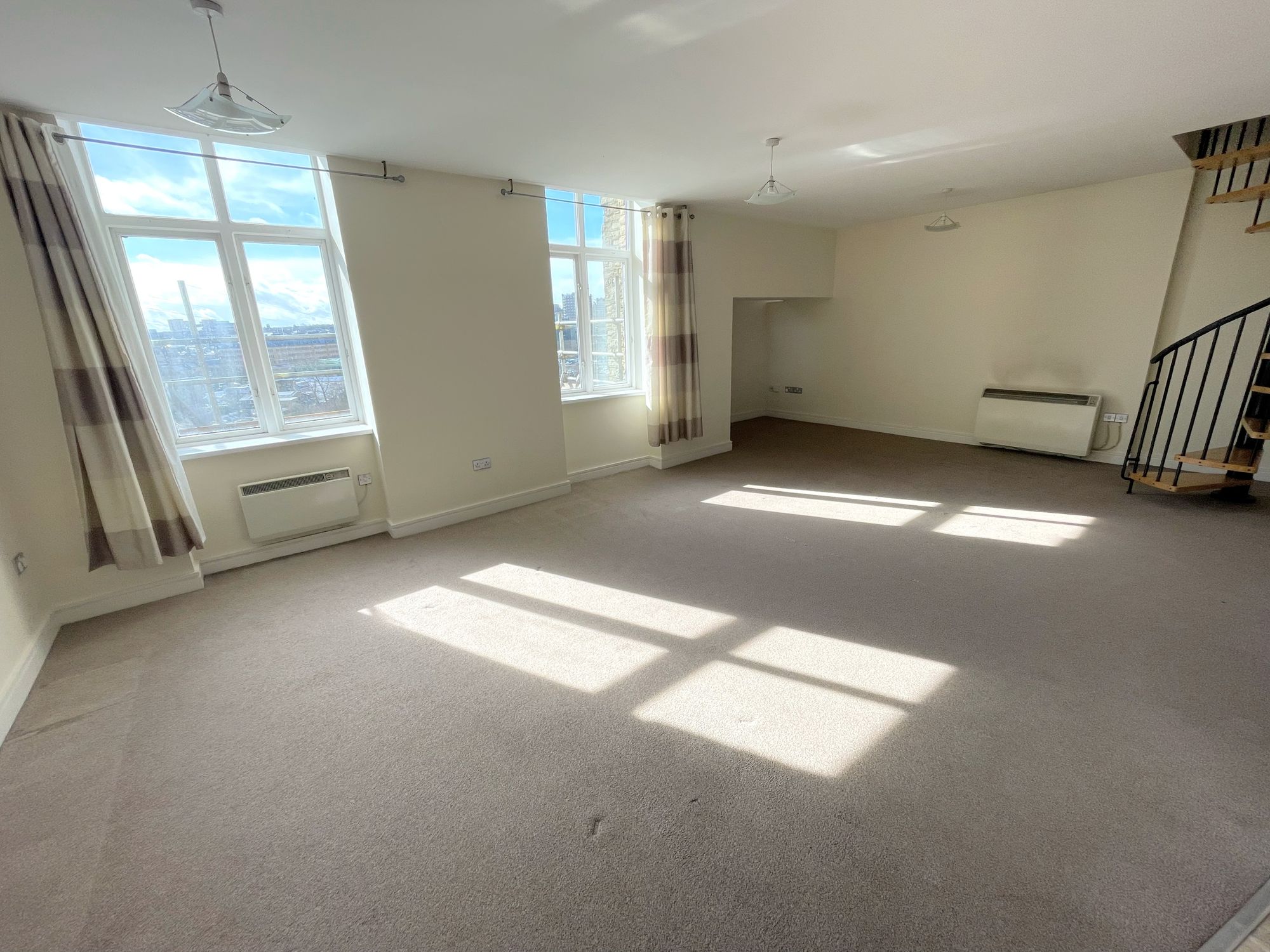2 bed flat to rent in Garden Street North, Halifax  - Property Image 2