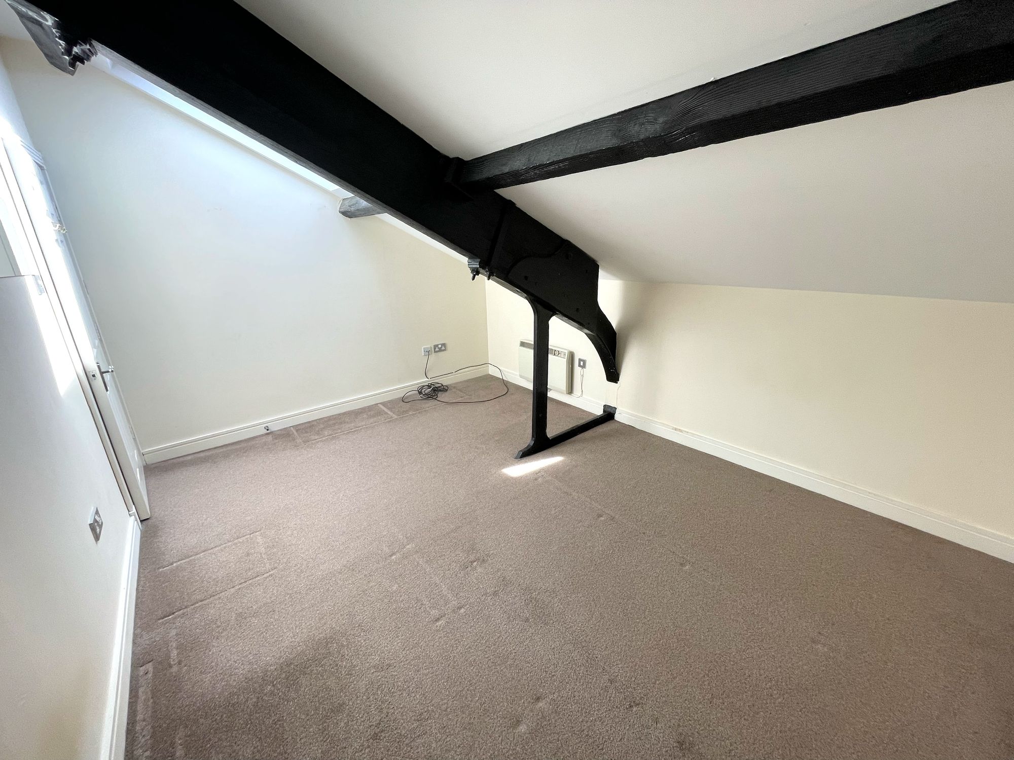 2 bed flat to rent in Garden Street North, Halifax 11