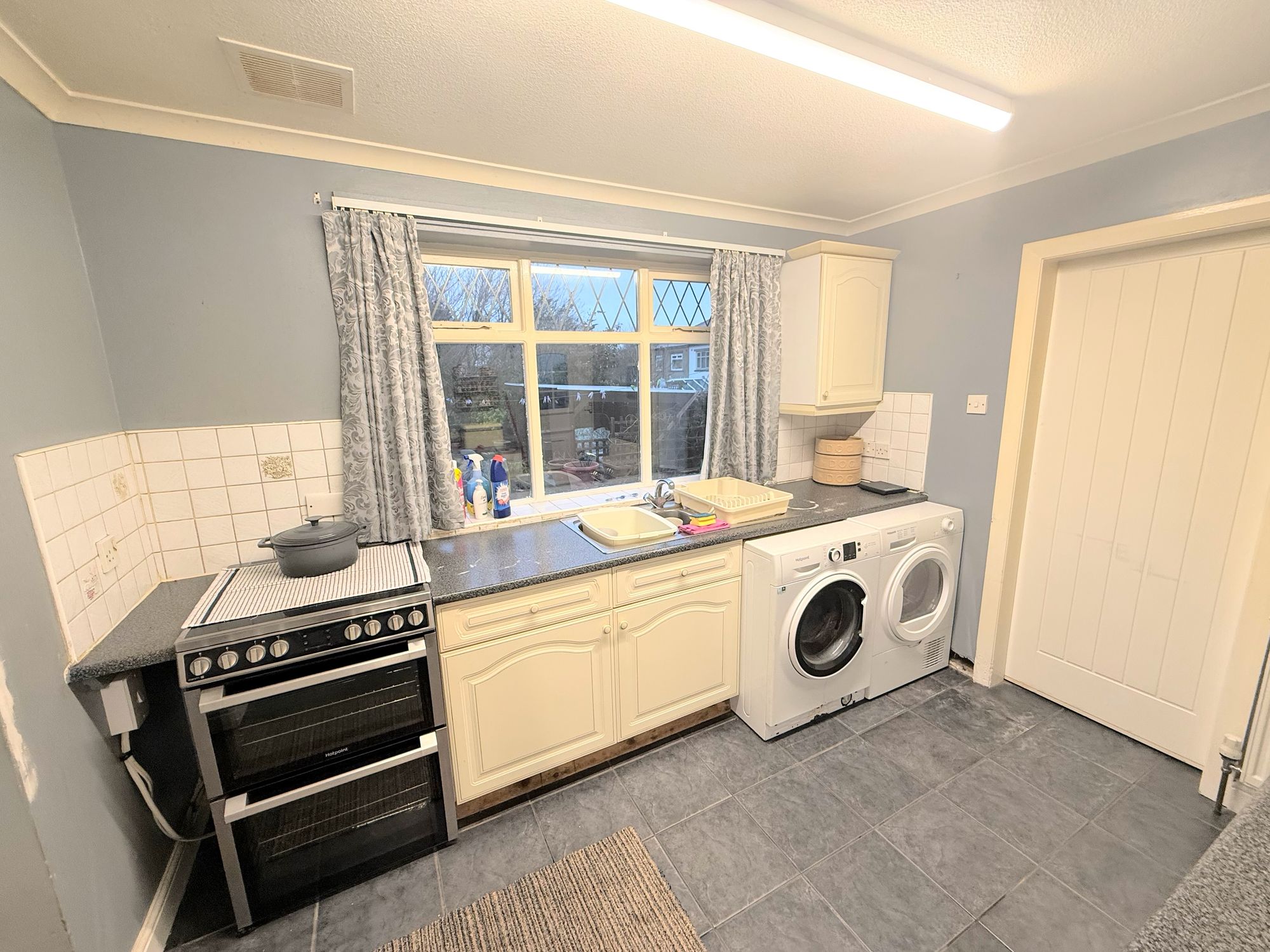 3 bed semi-detached house for sale in Sandown Road, Halifax 10